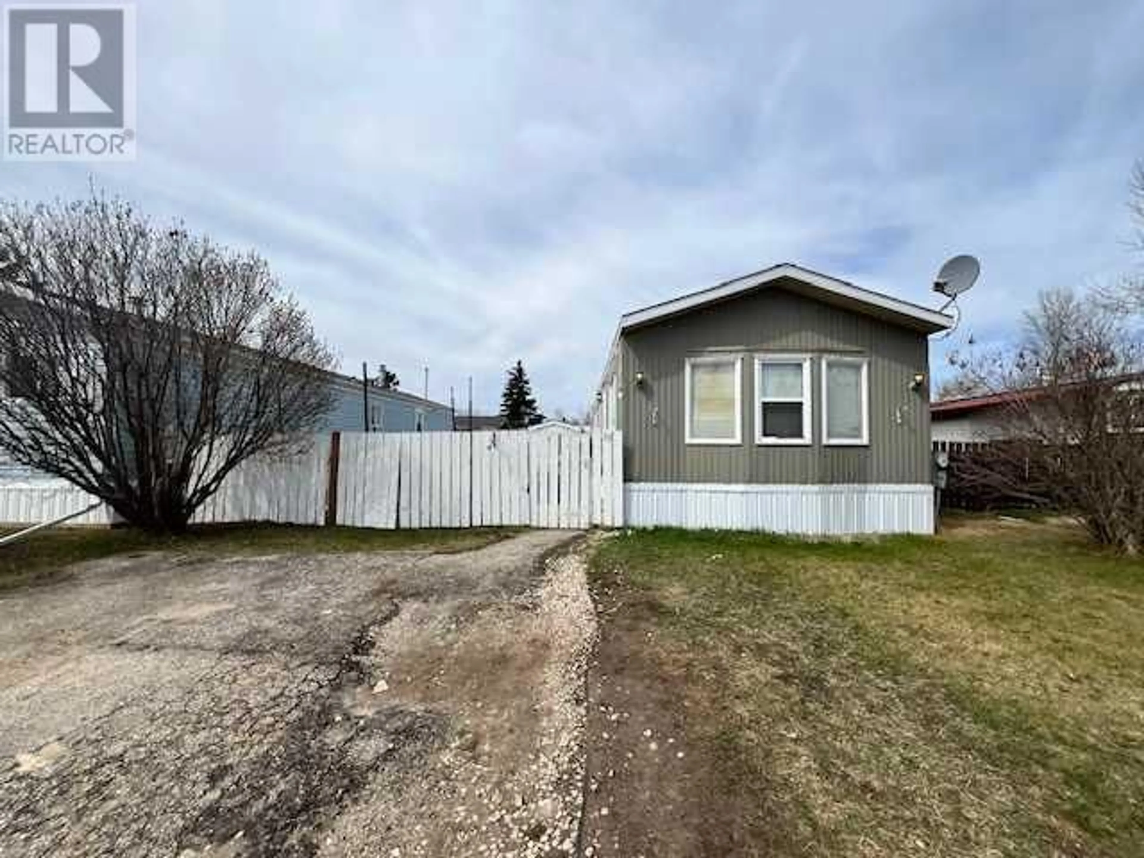 Frontside or backside of a home for 33 812 6 Avenue SW, Slave Lake Alberta T0G2A4