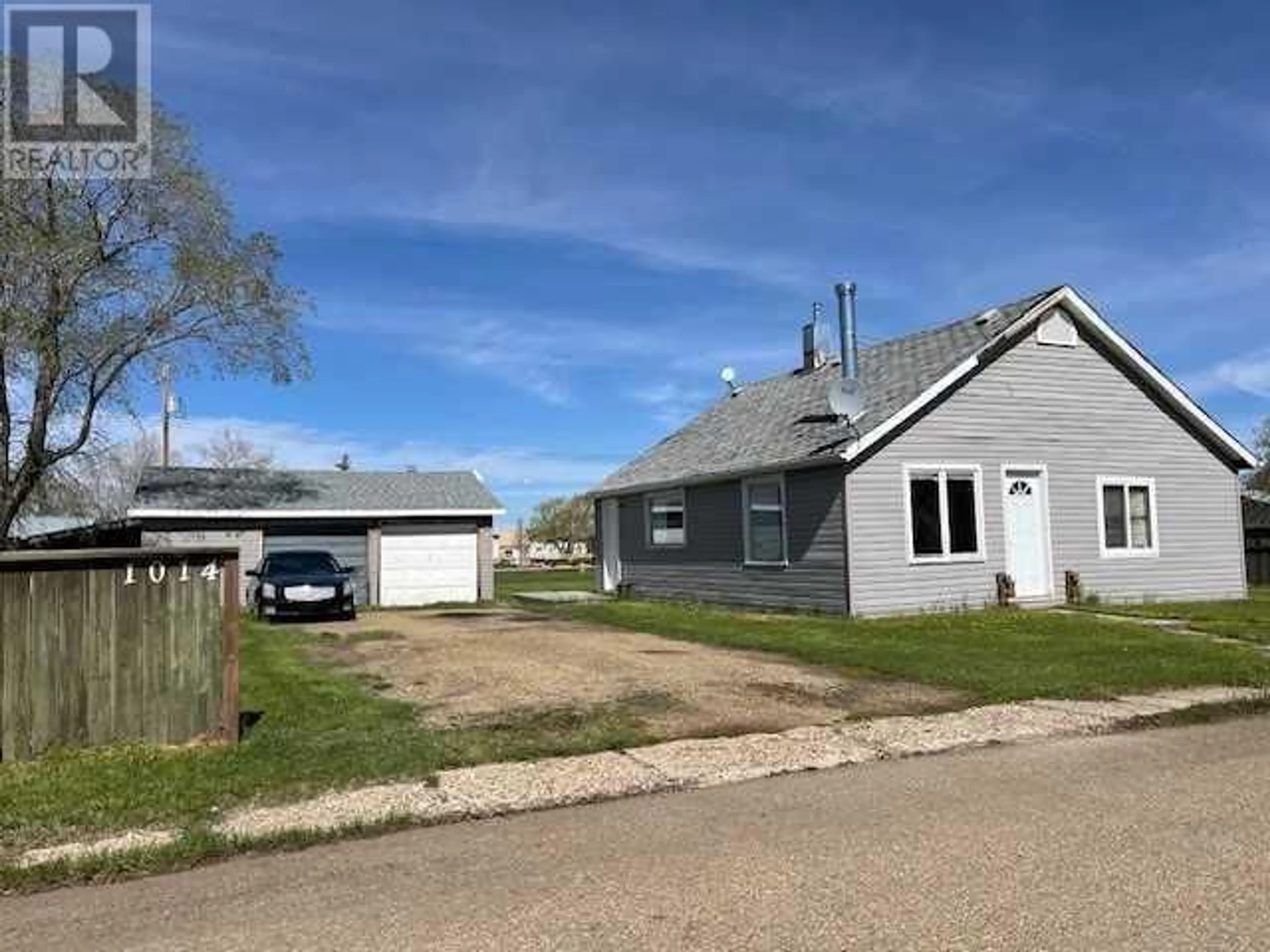 Frontside or backside of a home for 1014 Main Street N, Ohaton Alberta T0B3P0