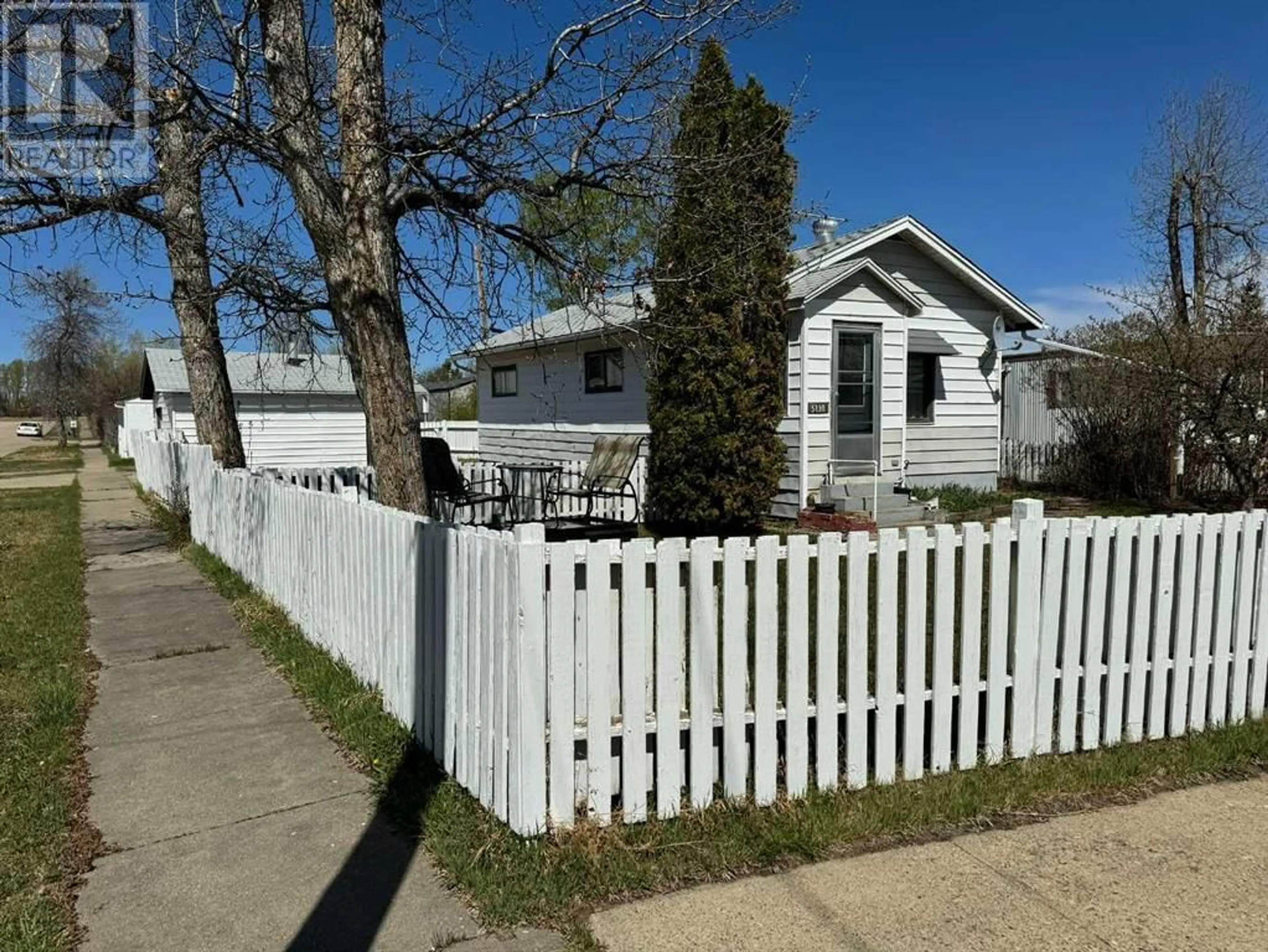 Fenced yard for 5130 50 Street, Berwyn Alberta T0H0E0