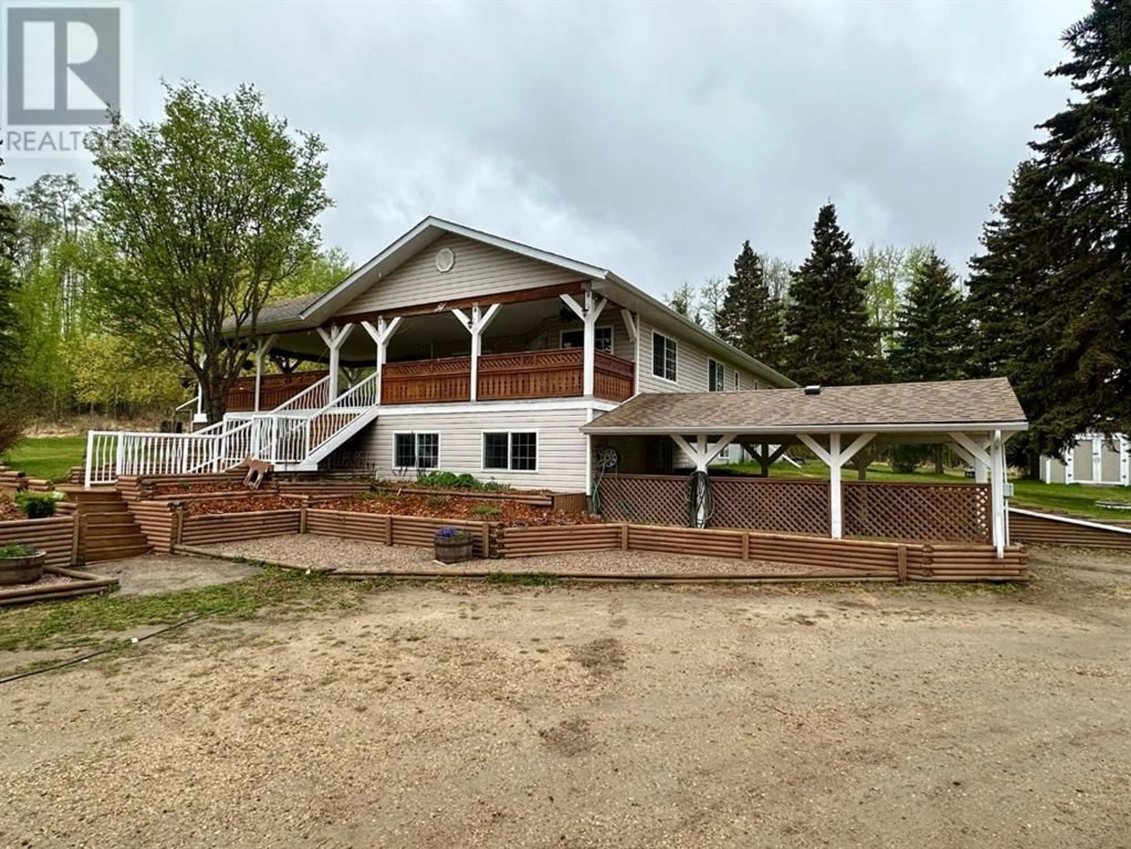 Outside view for 592066 Range Road 121, Rural Woodlands County Alberta T7S2A2