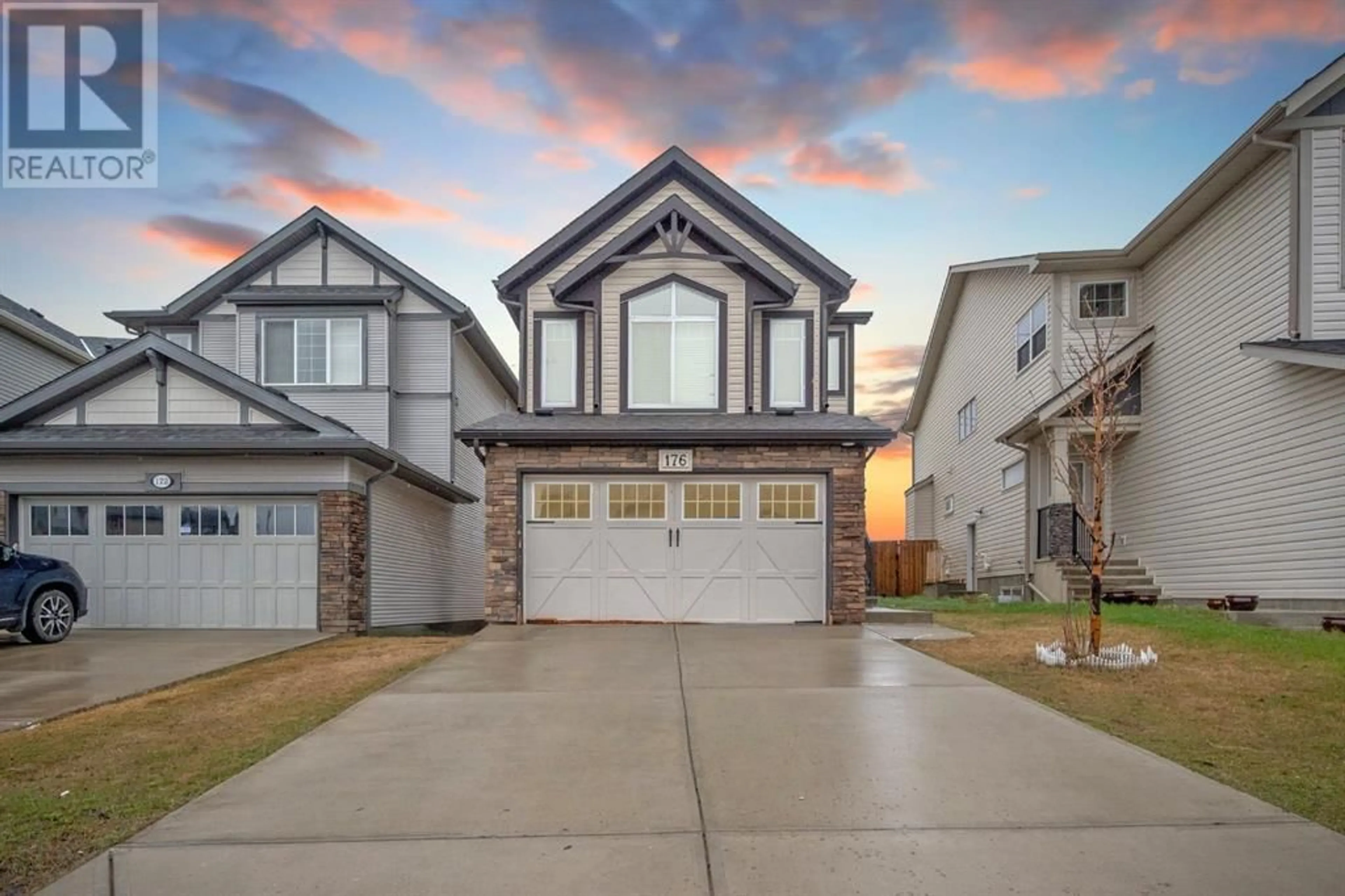 Frontside or backside of a home for 176 Skyview Shores Manor NE, Calgary Alberta T3N0J1