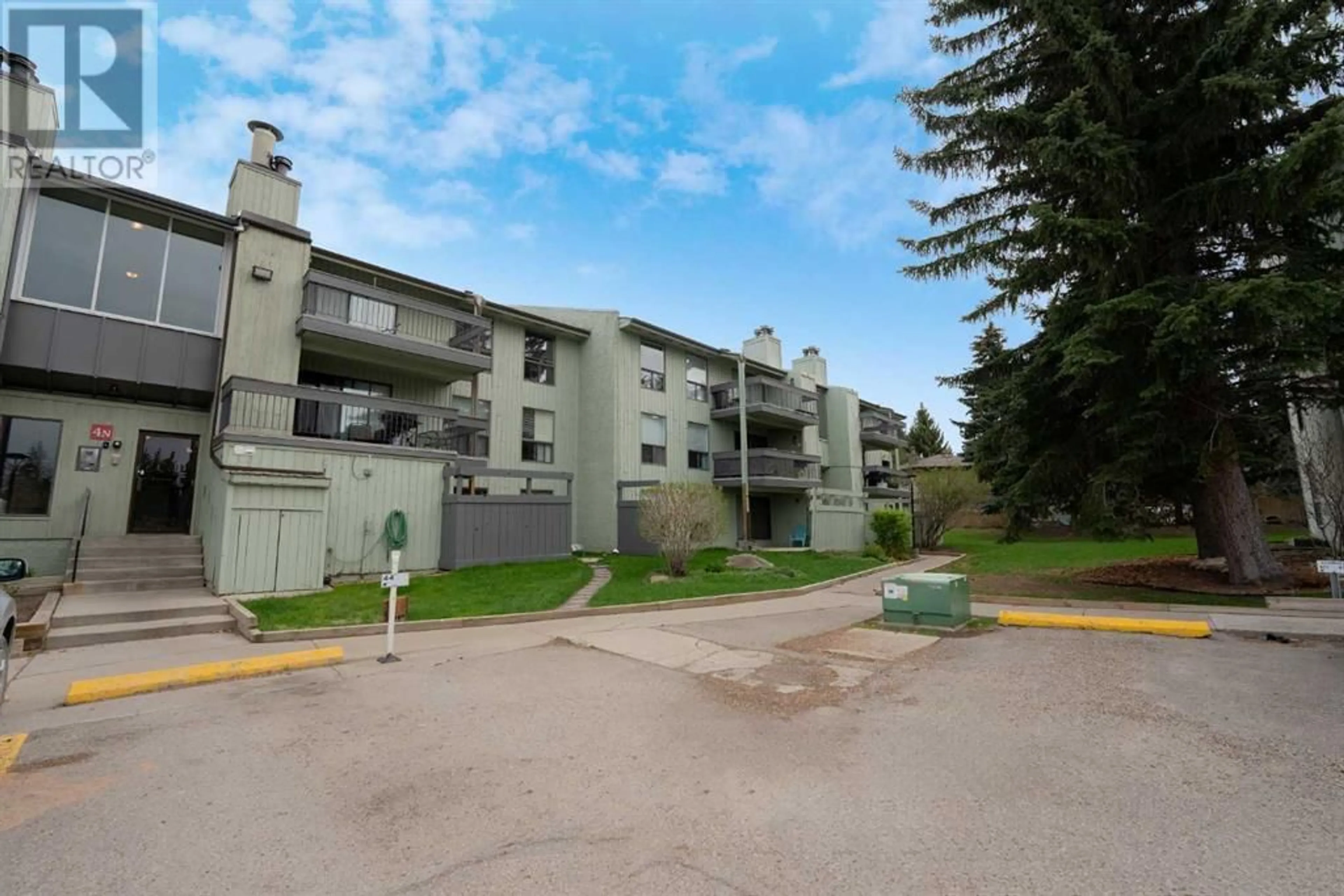 A pic from exterior of the house or condo for 412 10120 Brookpark Boulevard SW, Calgary Alberta T2W3G3