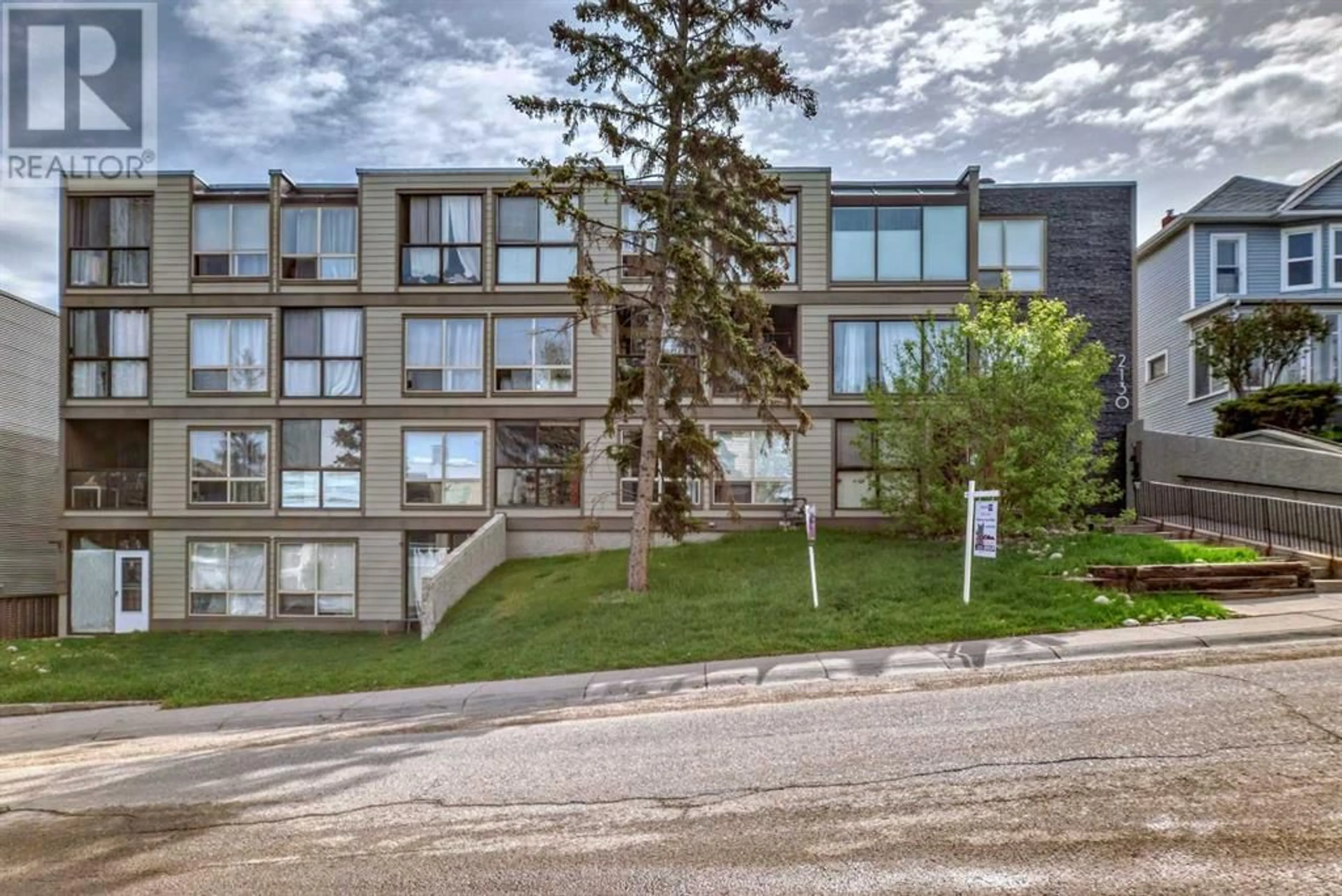 A pic from exterior of the house or condo for 203 2130 17 Street SW, Calgary Alberta T2T4M4