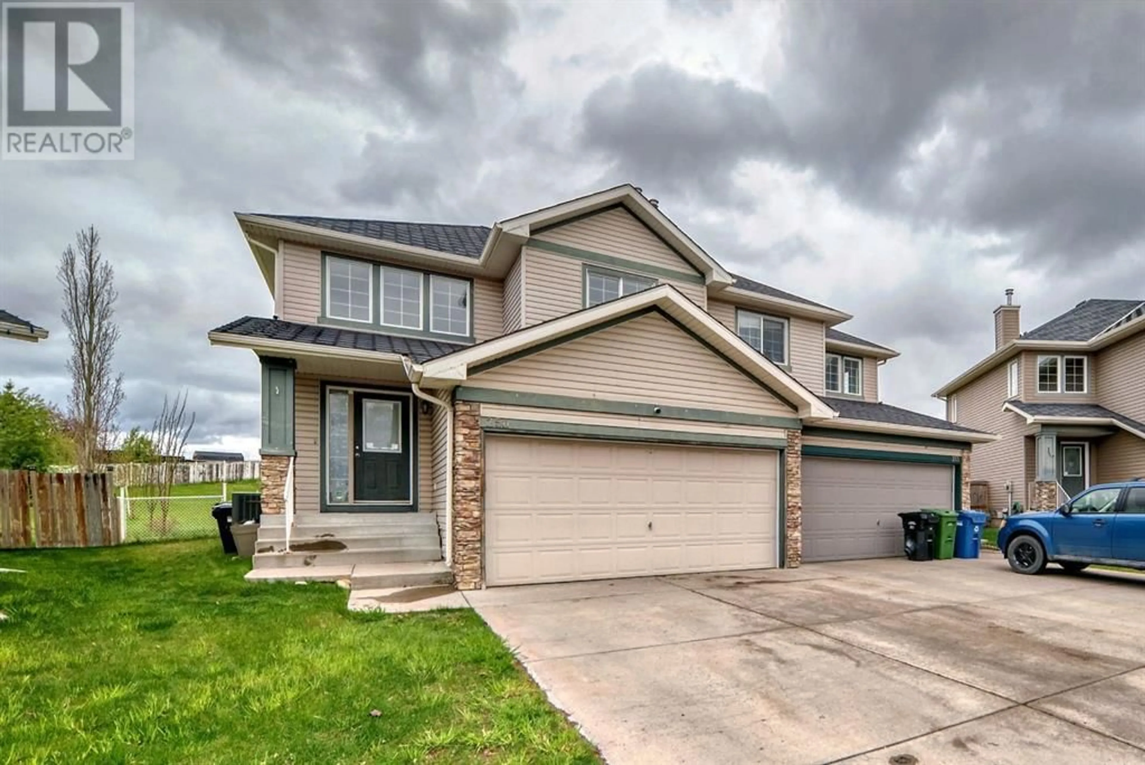 Frontside or backside of a home for 250 Evansmeade Point NW, Calgary Alberta T3P1B8