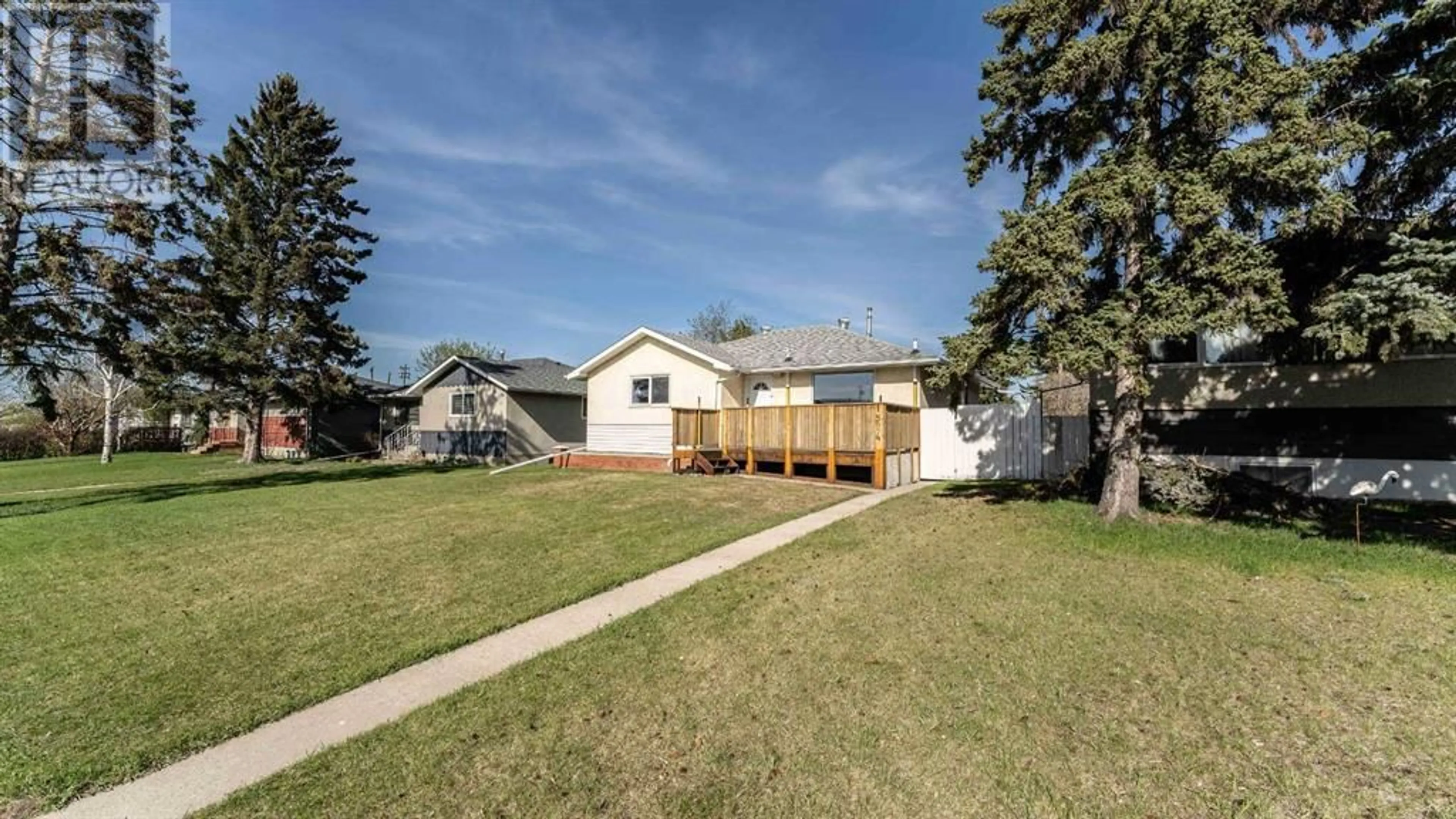 Frontside or backside of a home for 1524 49 Street SE, Calgary Alberta T2A1S1