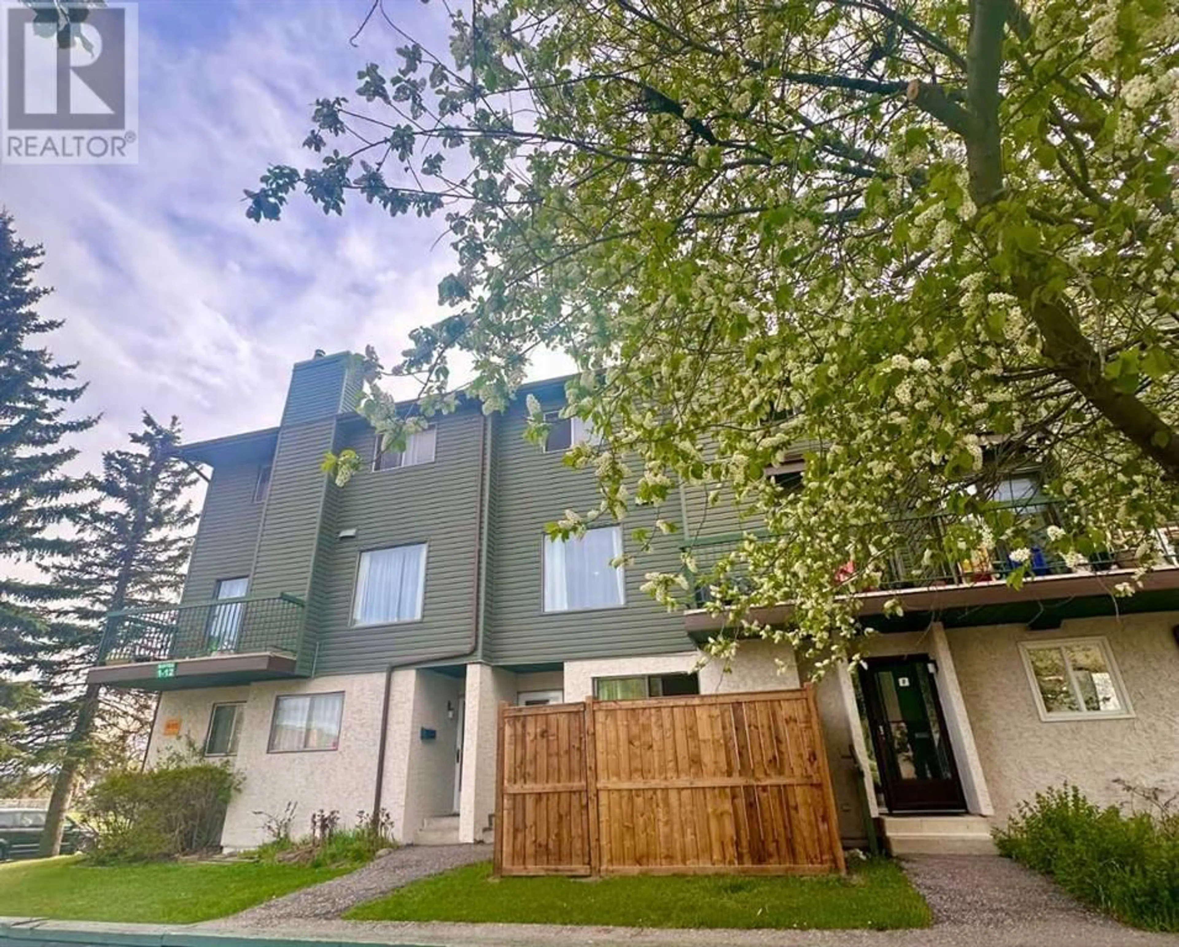 A pic from exterior of the house or condo for 2 2511 38 Street NE, Calgary Alberta T1Y4M7