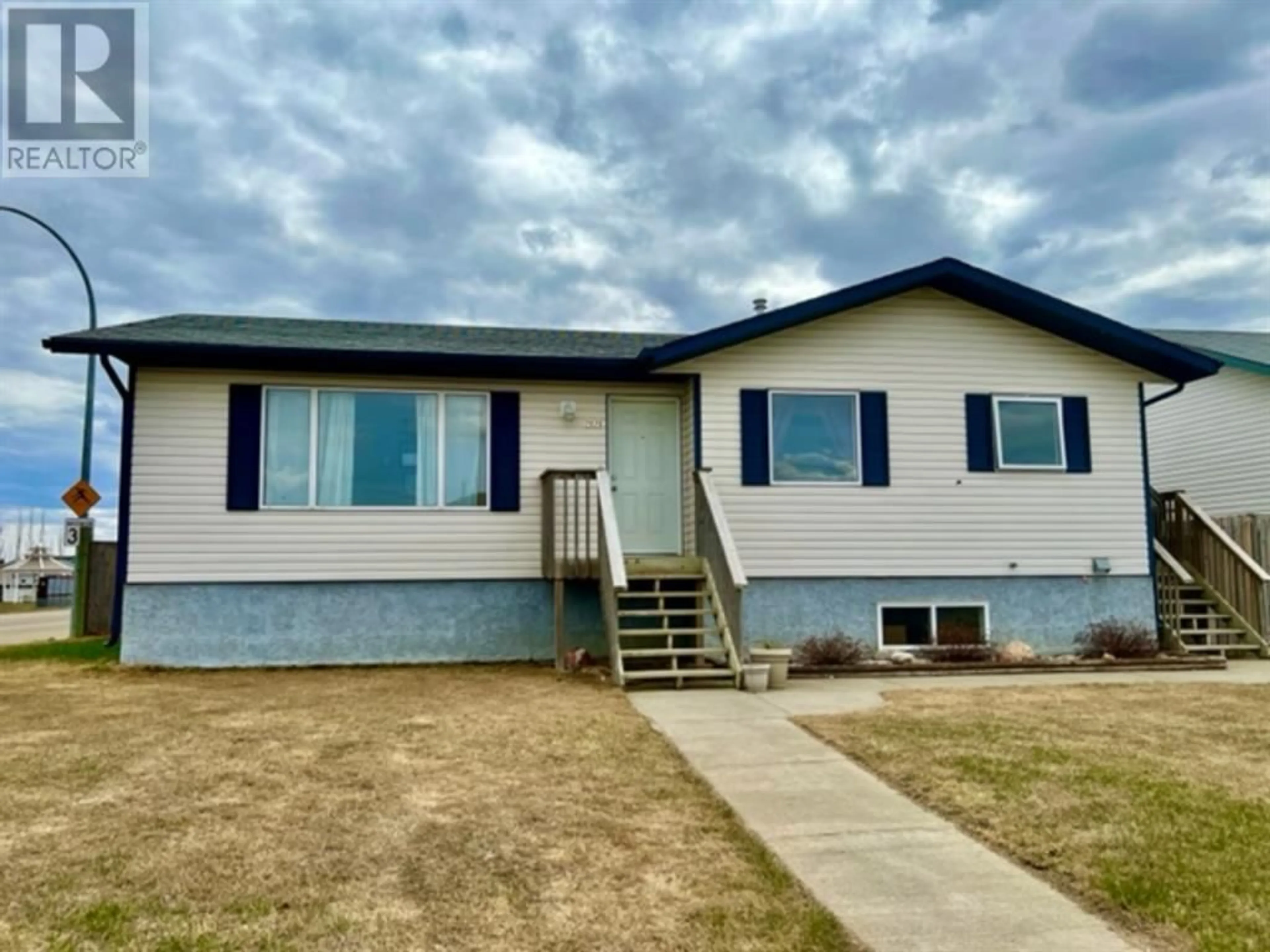 Frontside or backside of a home for 2525 11 Ave, Wainwright Alberta T9W1W2