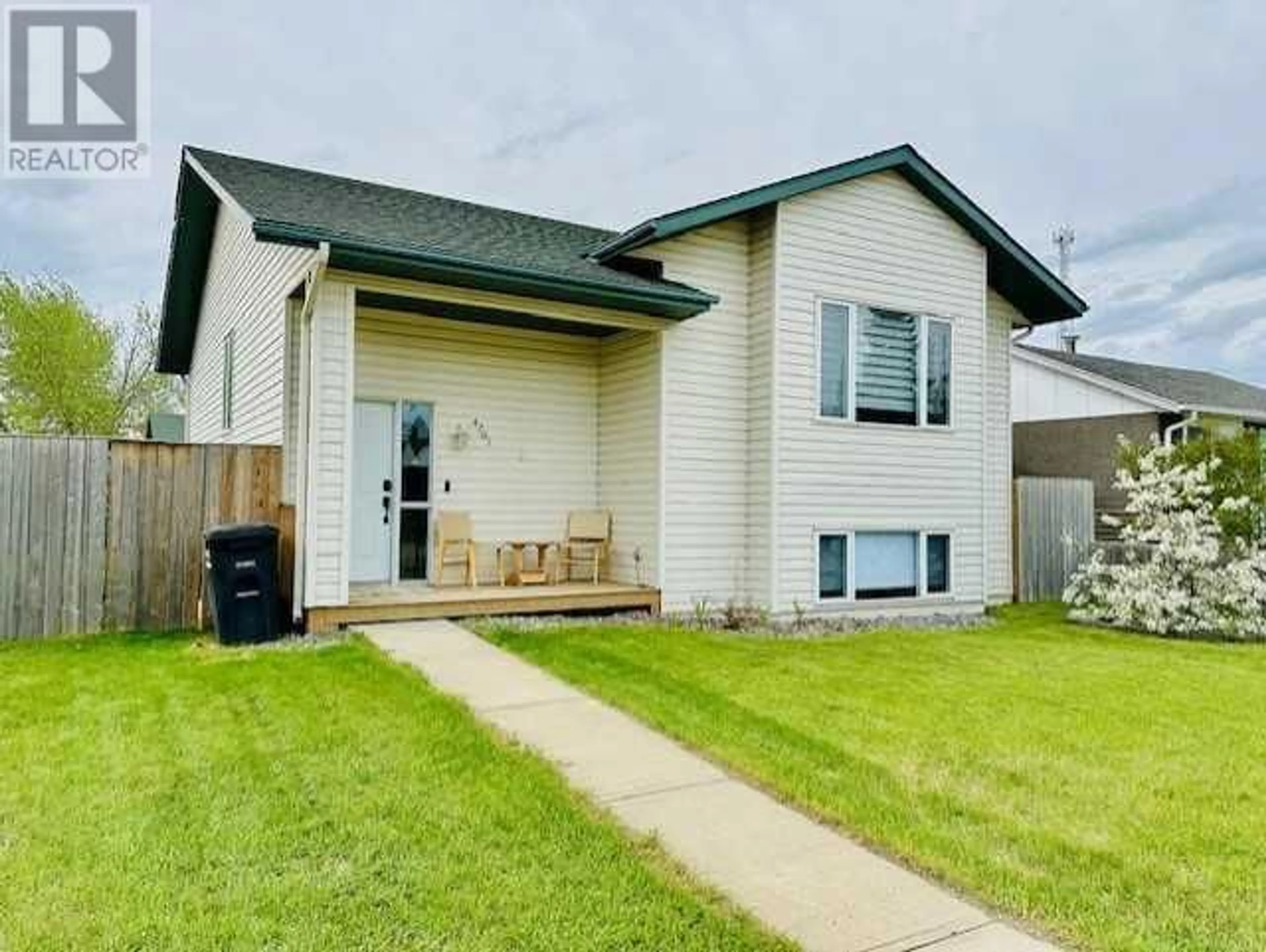 Frontside or backside of a home for 4701 48B Avenue, Vermilion Alberta T9X1R8