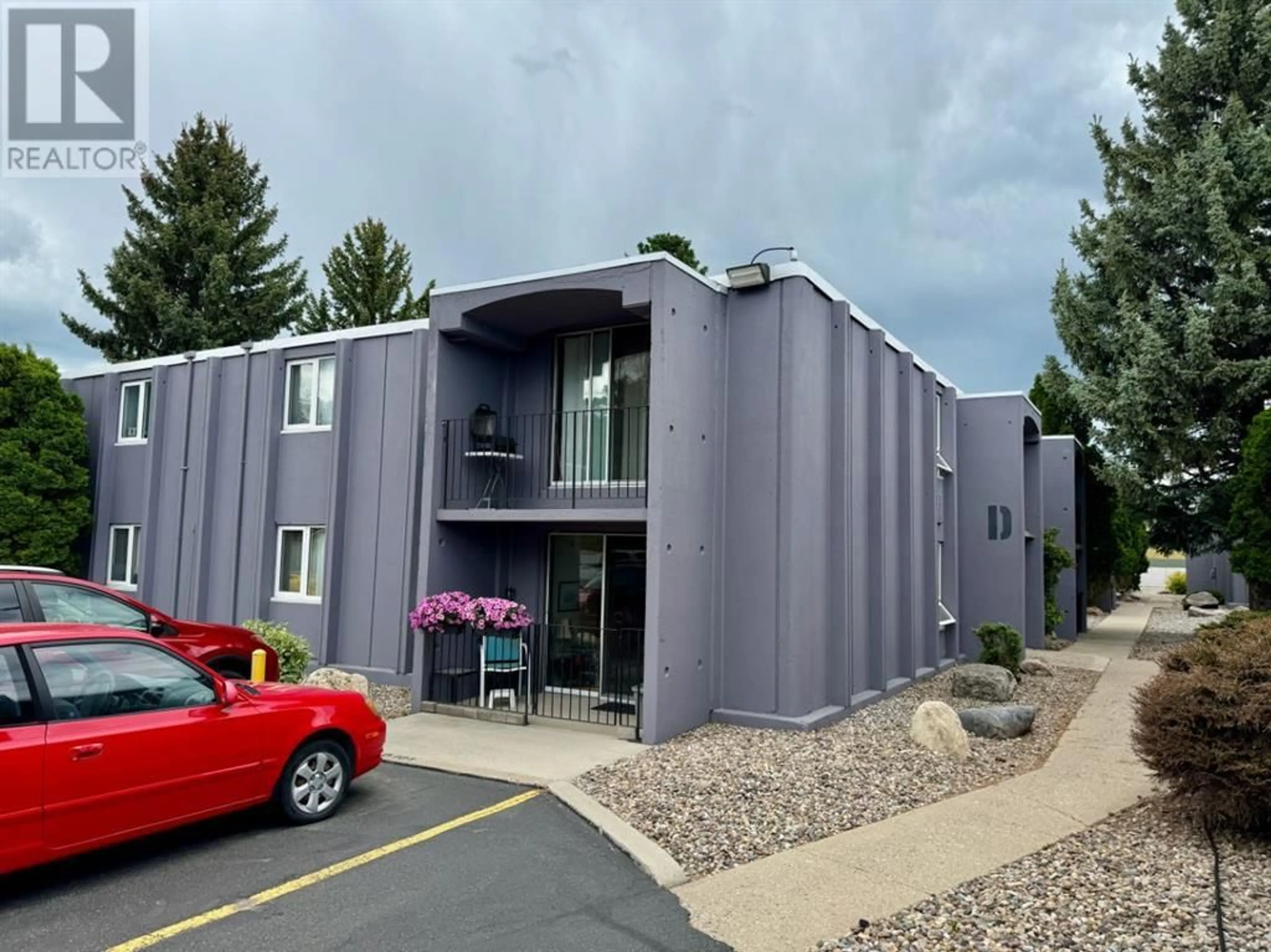 D205 2004 13 Avenue N, Lethbridge, Alberta Condo Wahi