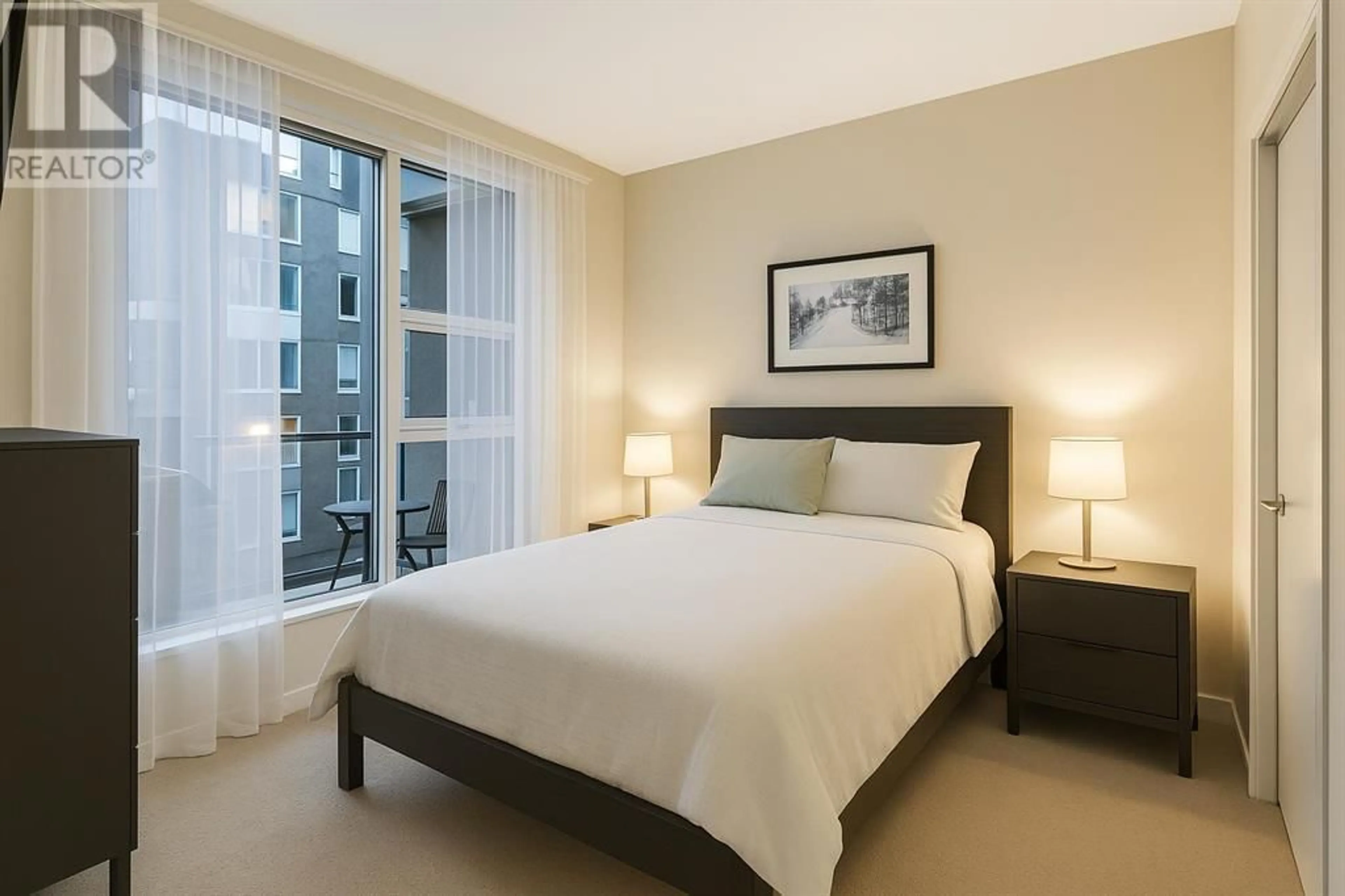 Bedroom with bed, carpet floor for 211 13 AVENUE SOUTHEAST, Calgary Alberta T2G1E1