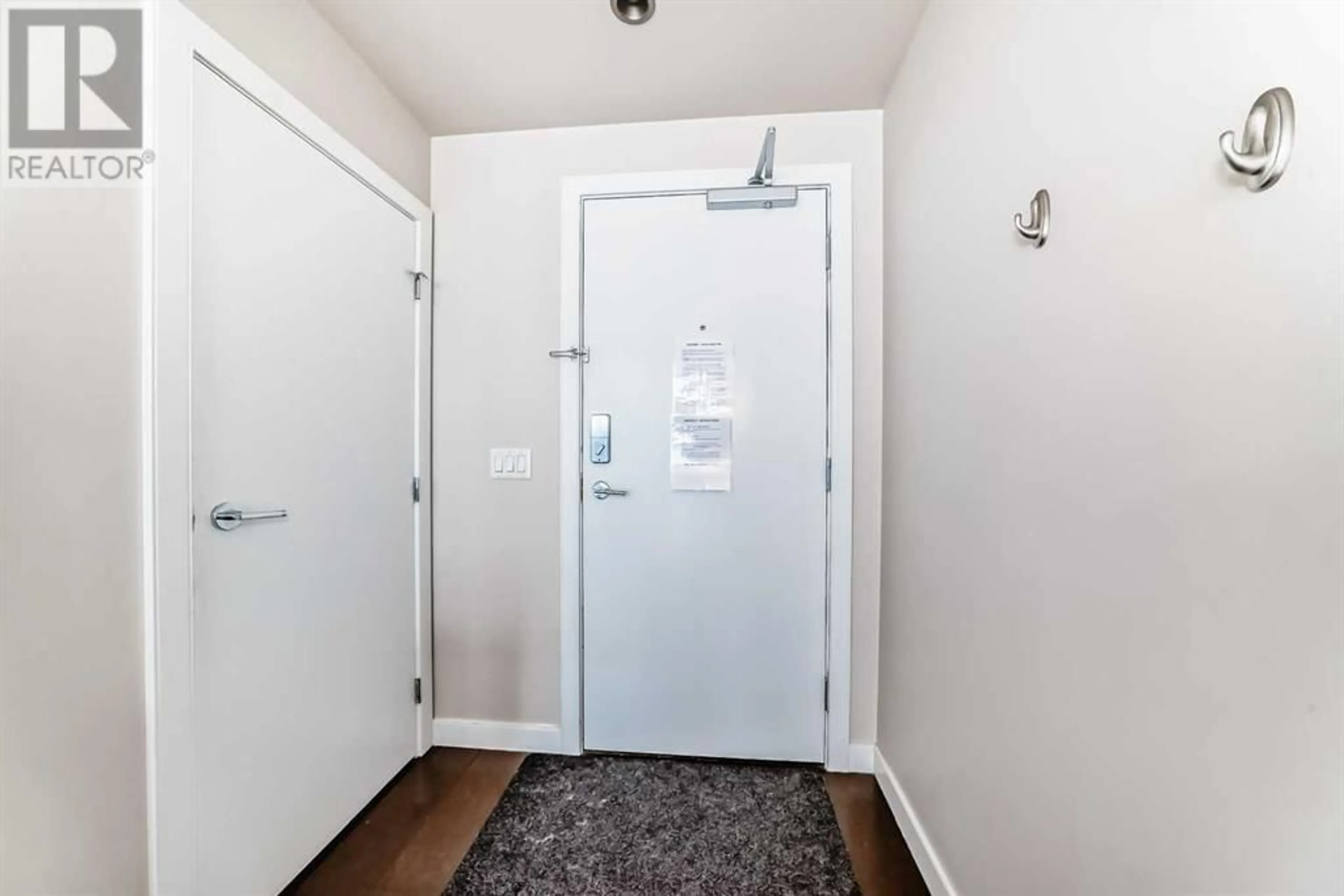 Indoor entryway for 220 12 AVENUE SOUTHEAST, Calgary Alberta T2G0Z7