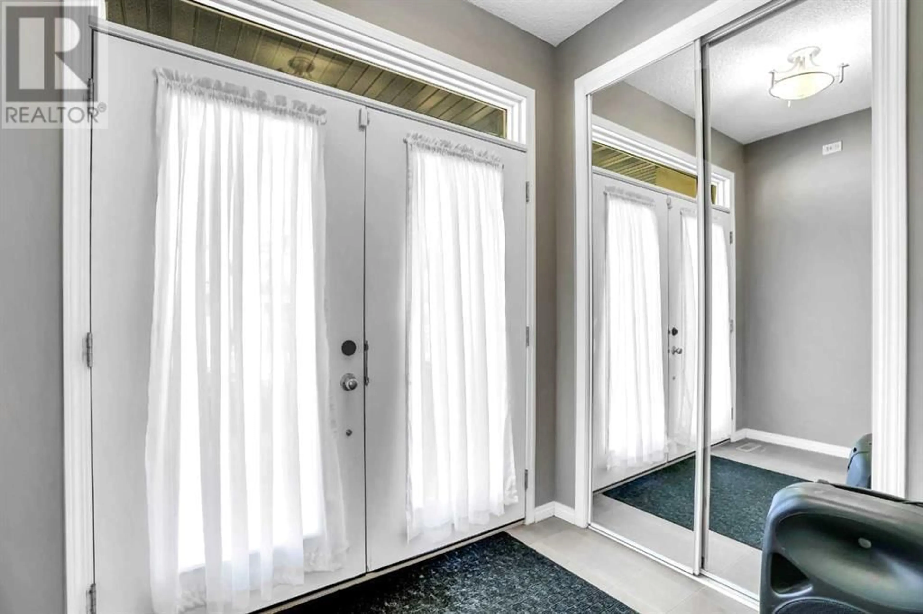 Indoor entryway for 76 CITYSCAPE GROVE NORTHEAST, Calgary Alberta T3N0M7