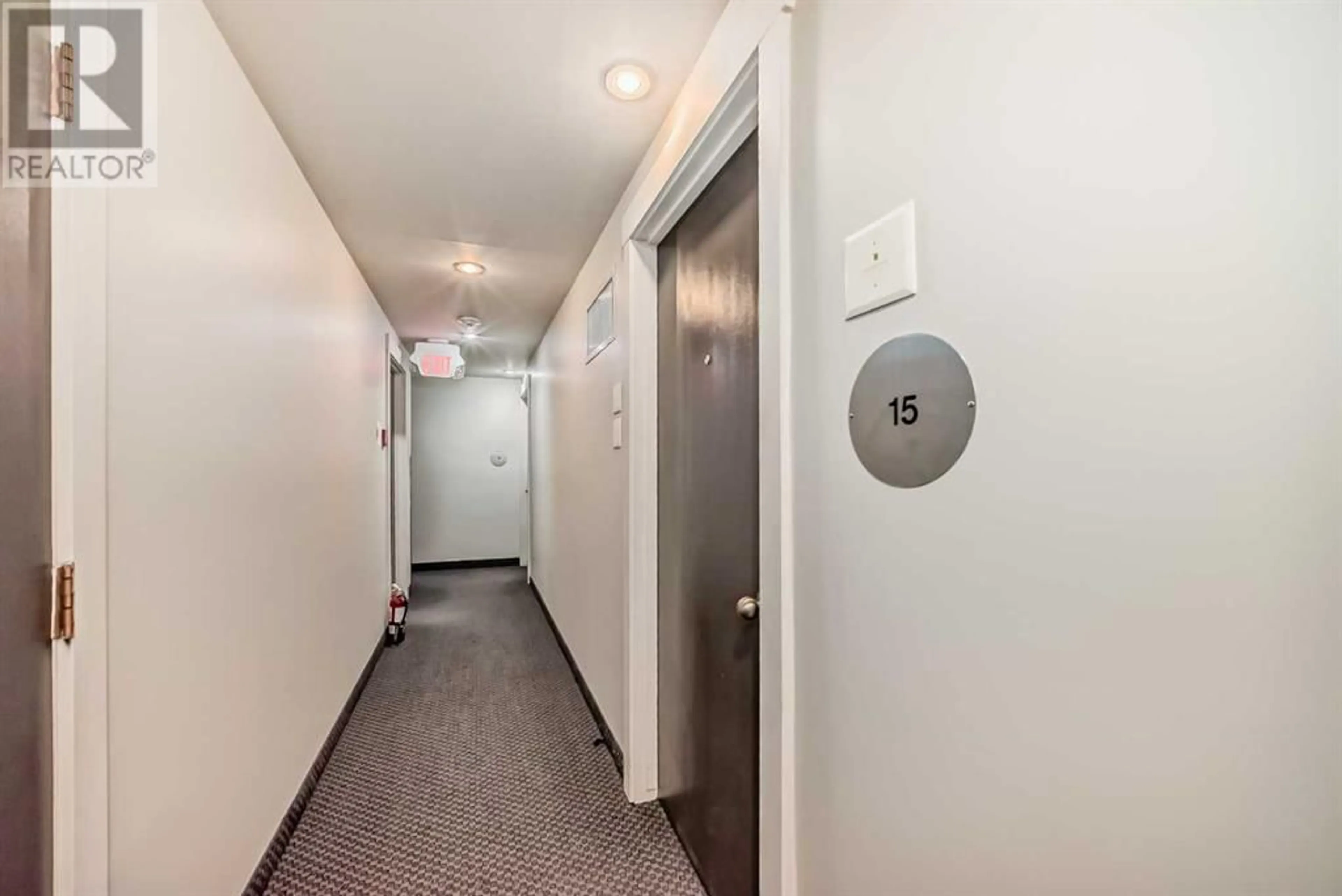 Indoor foyer for 1230 CAMERON AVENUE, Calgary Alberta T2T0K9