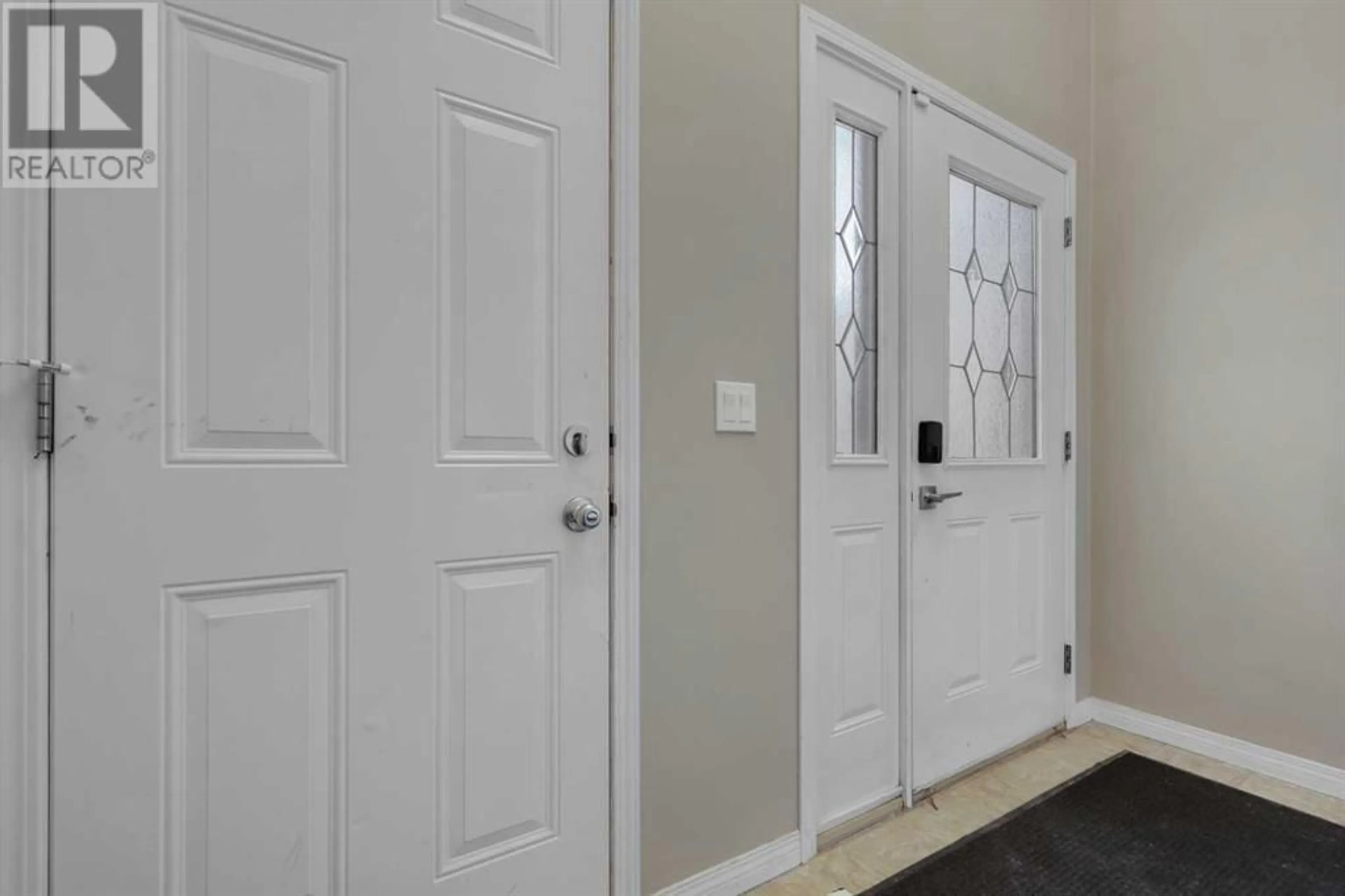Indoor entryway for 66 SADDLECREST TERRACE NORTHEAST, Calgary Alberta T3J5L7