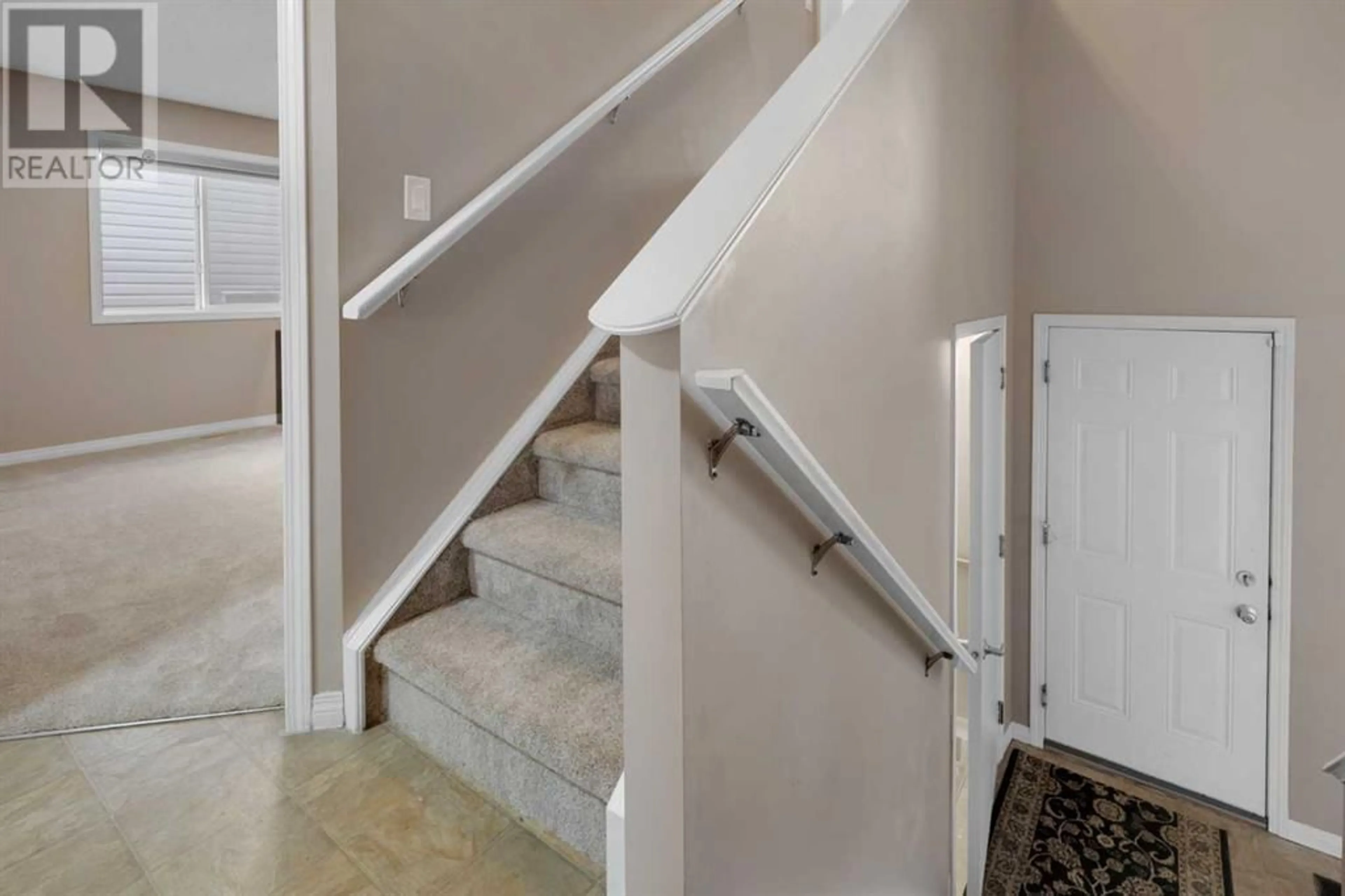 Stairs for 66 SADDLECREST TERRACE NORTHEAST, Calgary Alberta T3J5L7