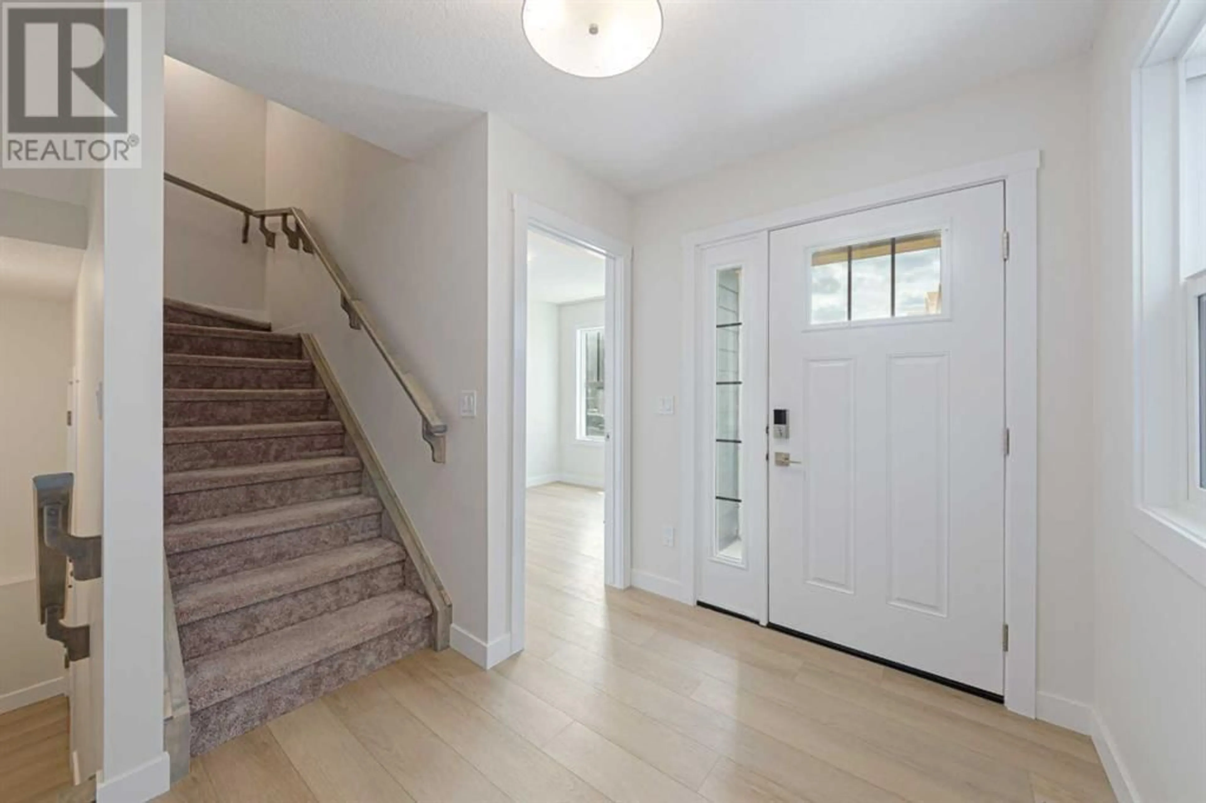 Indoor entryway for 446 ALPINE AVENUE SOUTHWEST, Calgary Alberta T2Y0V1