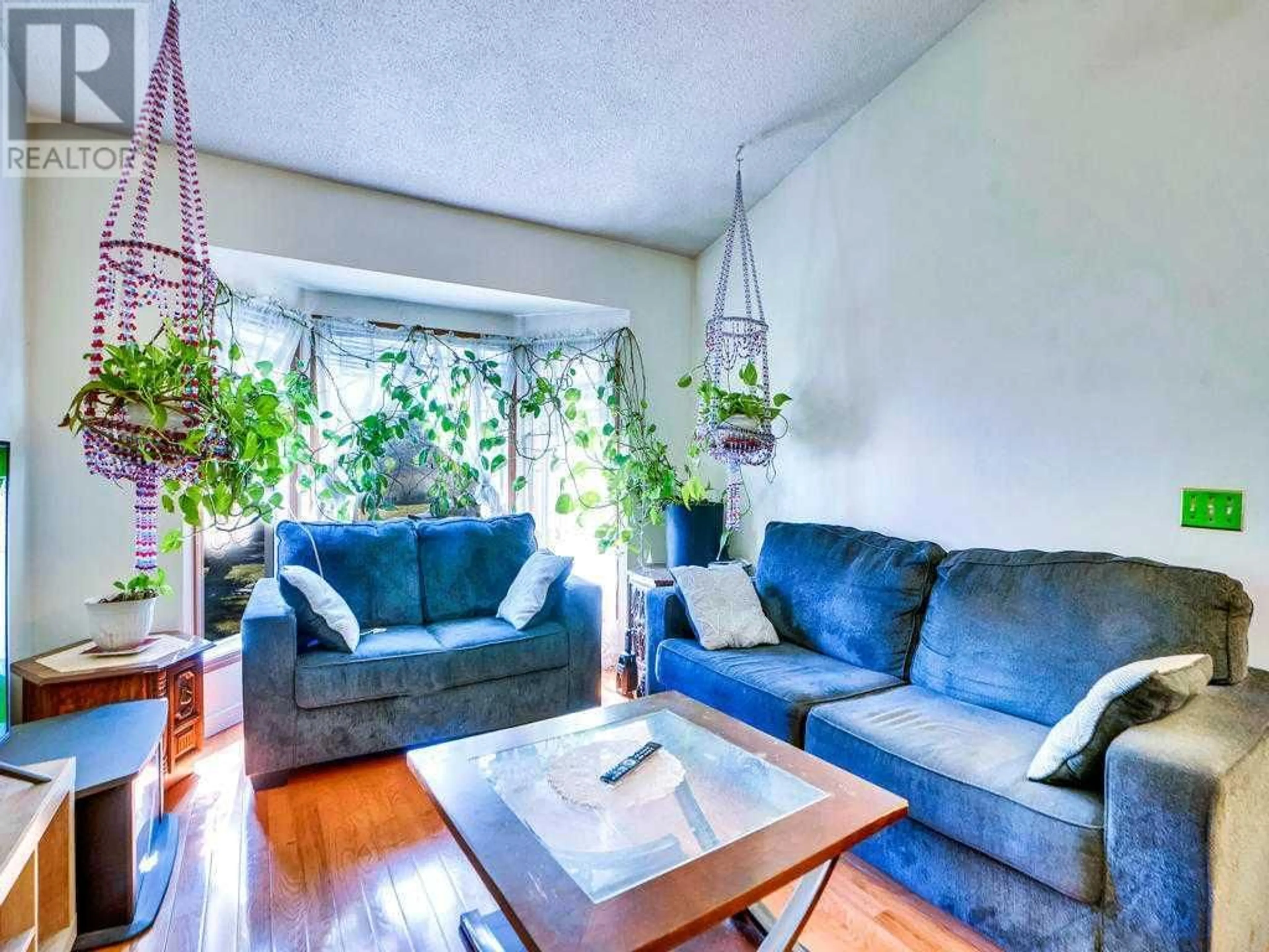 Living room with furniture, unknown for 6920 4 AVENUE NORTHEAST, Calgary Alberta t2a6m2