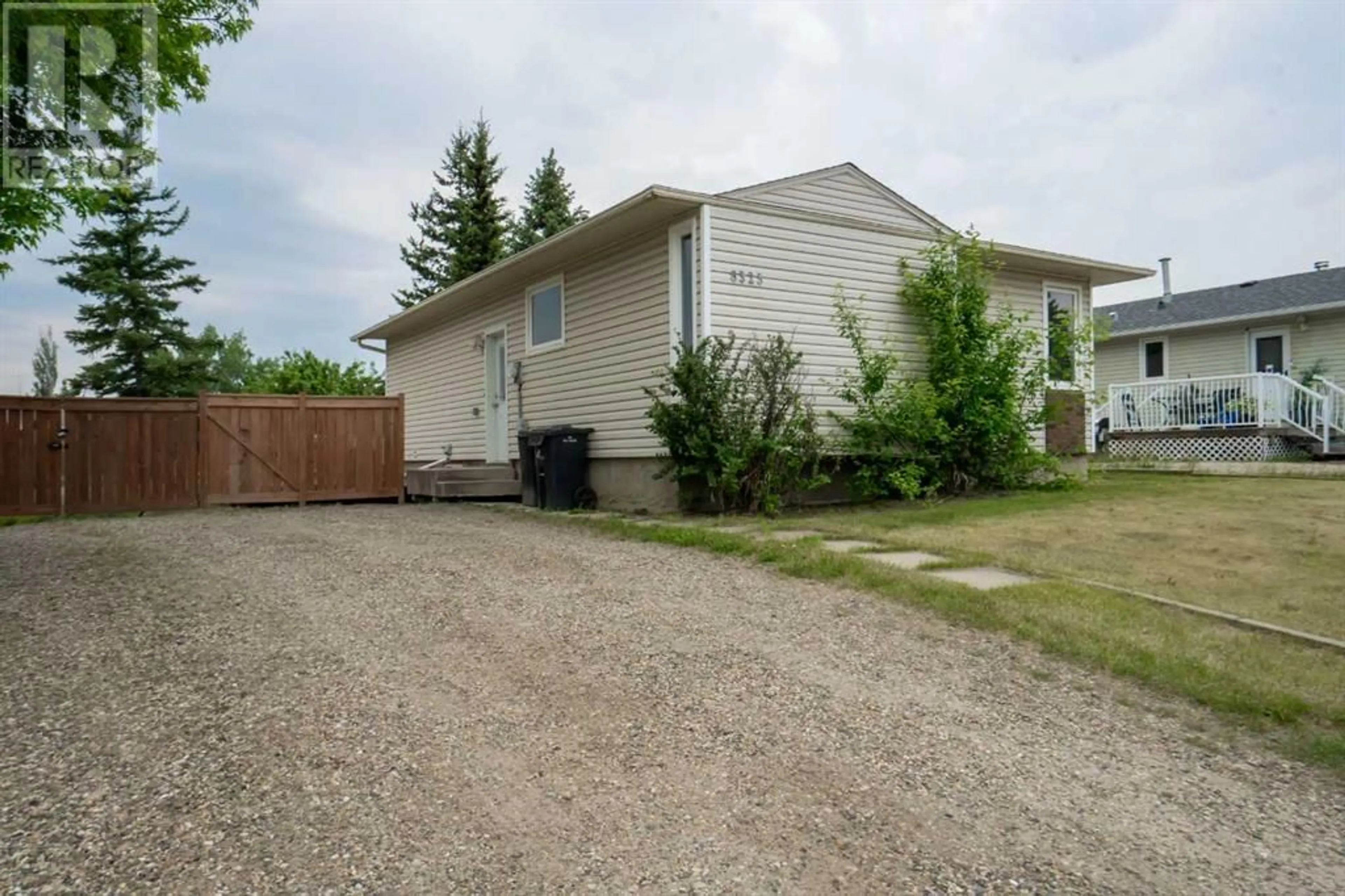 Unknown for 8325 101 AVENUE, Peace River Alberta T8S1N2