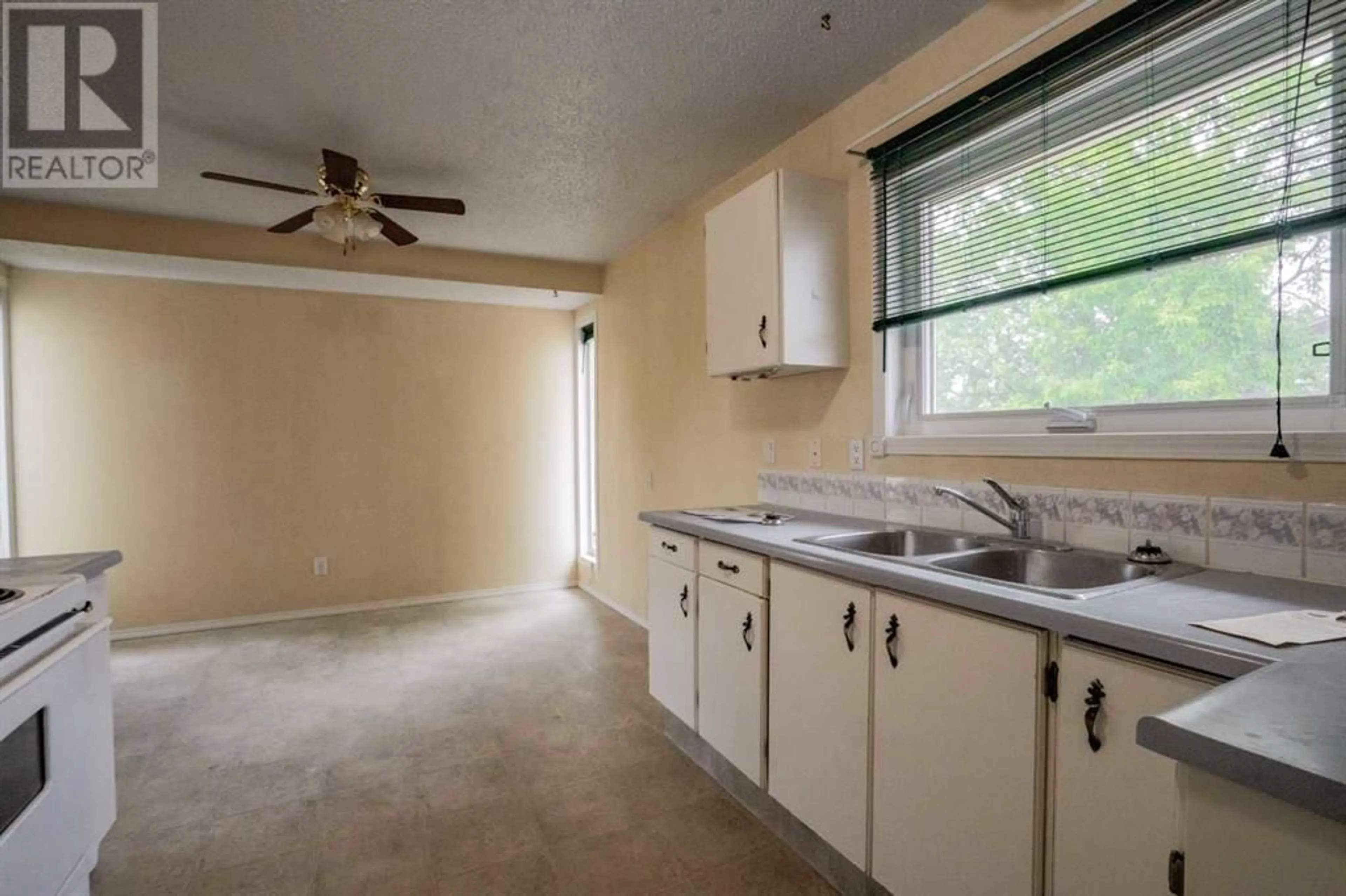 Standard kitchen, unknown for 8325 101 AVENUE, Peace River Alberta T8S1N2