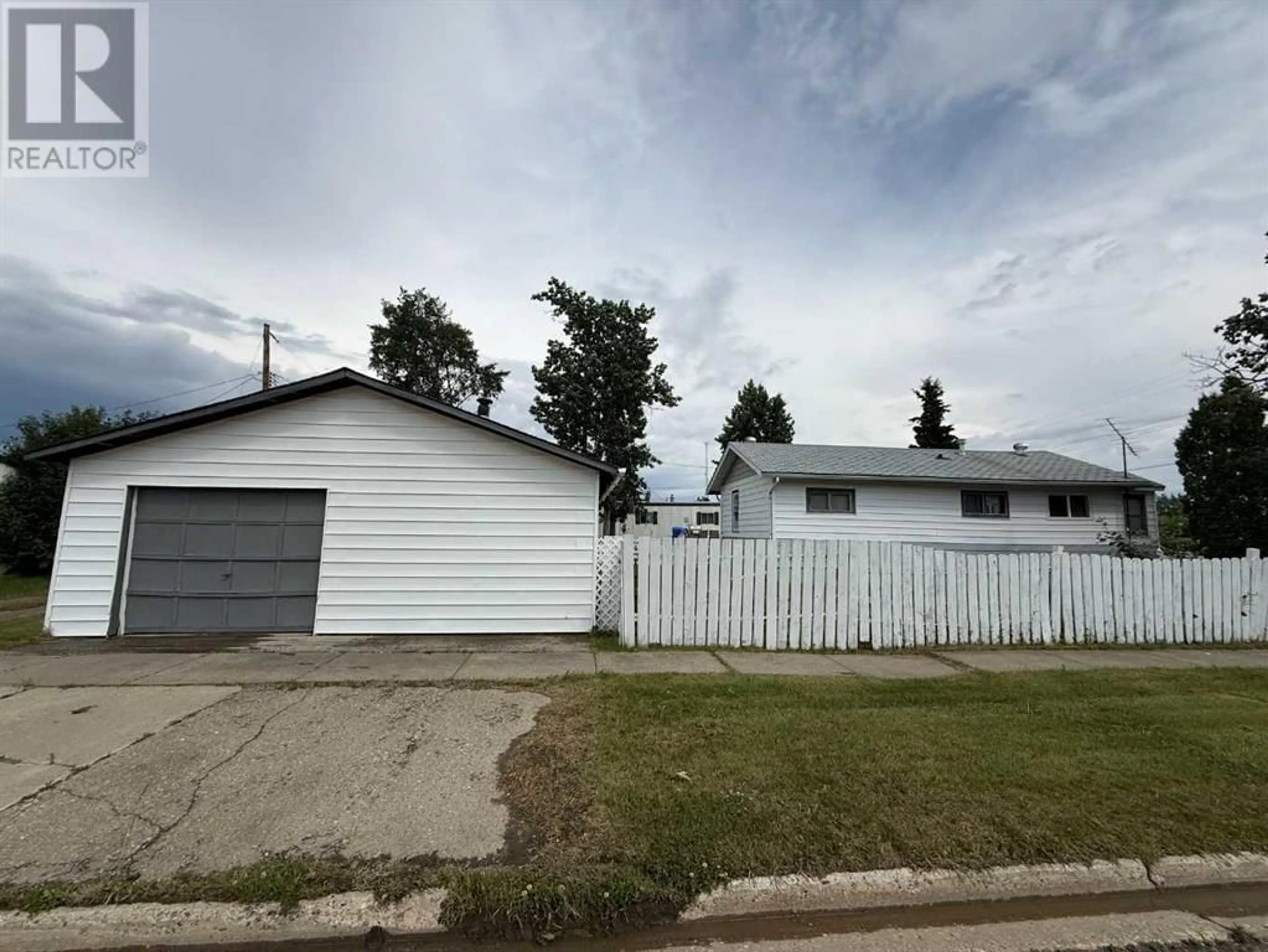 Unknown for 5130 50 AVENUE, Berwyn Alberta T0H0E0