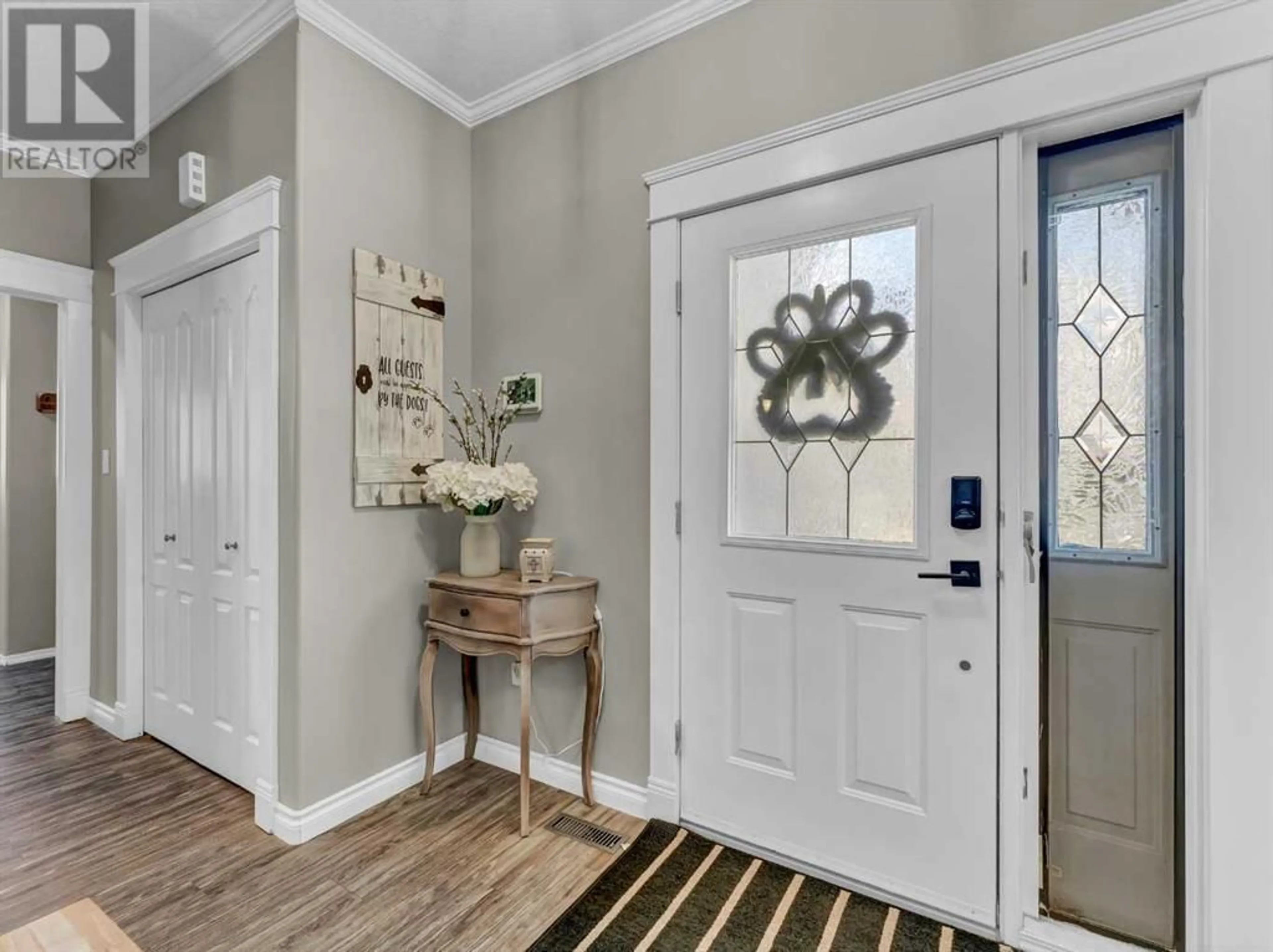 Indoor entryway for 2422 7 AVENUE NORTHEAST, Medicine Hat Alberta T1C1Y7
