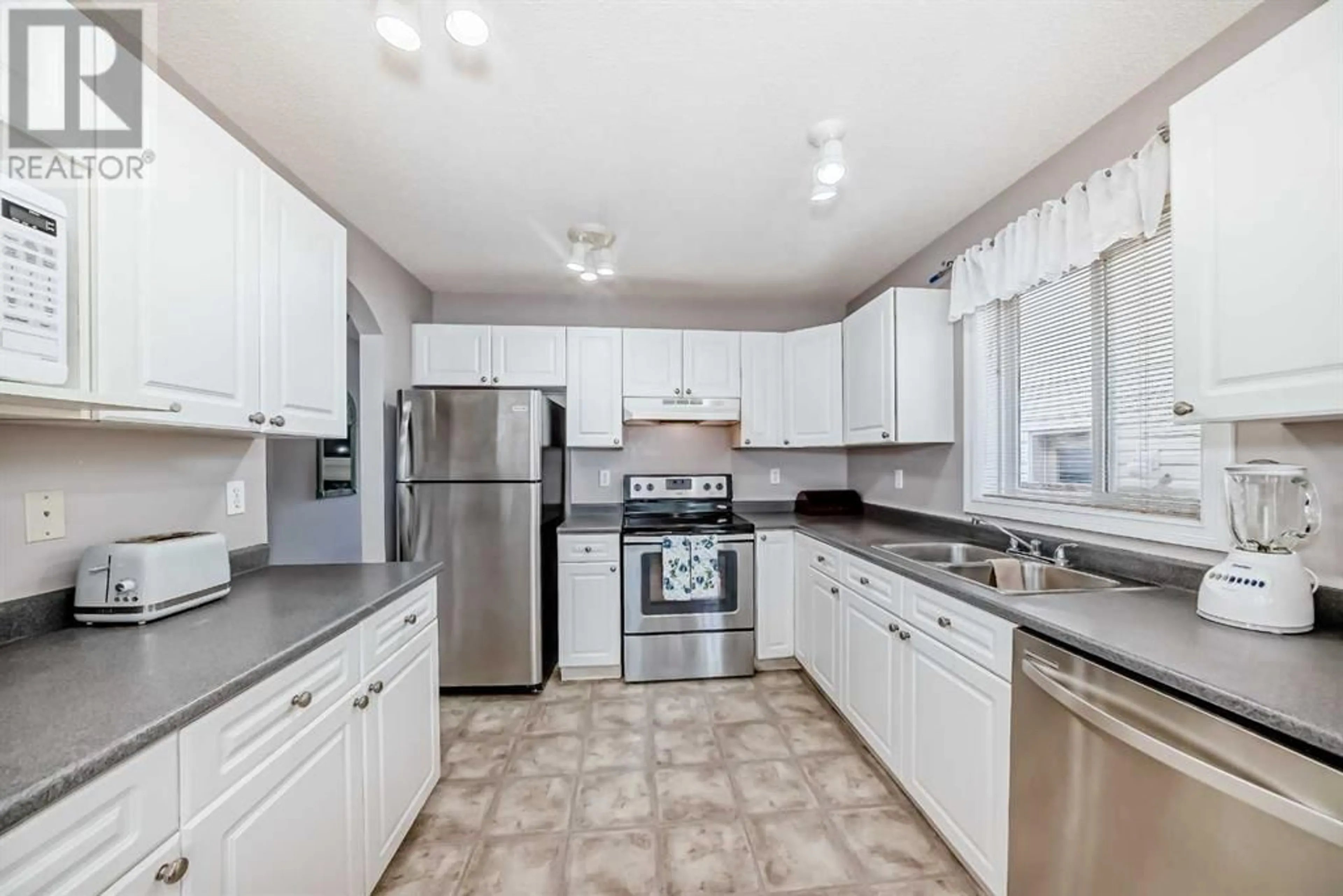 Standard kitchen, unknown for 369 TARADALE DRIVE NORTHEAST, Calgary Alberta T3J4S2