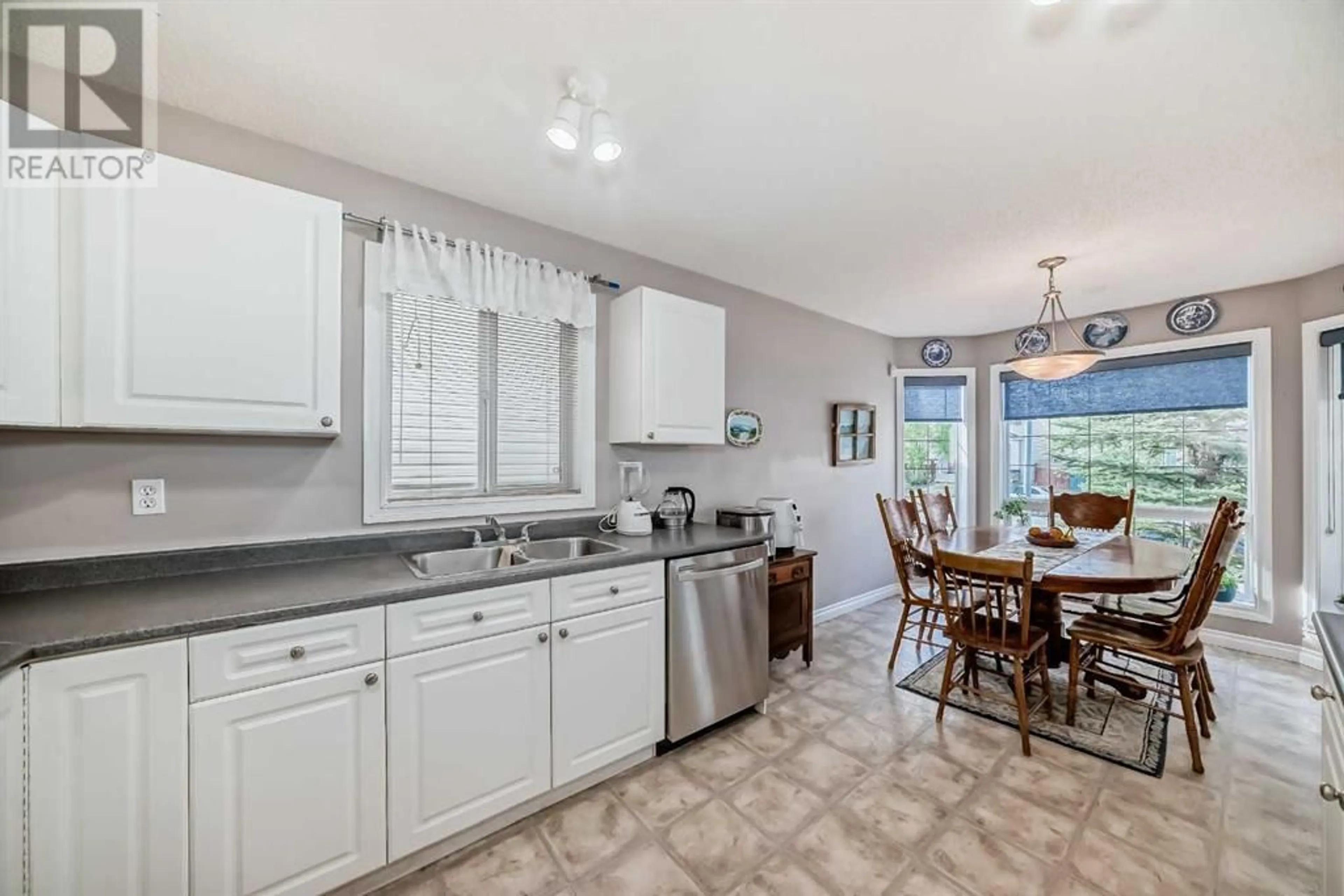 Open concept kitchen, ceramic/tile floor for 369 TARADALE DRIVE NORTHEAST, Calgary Alberta T3J4S2