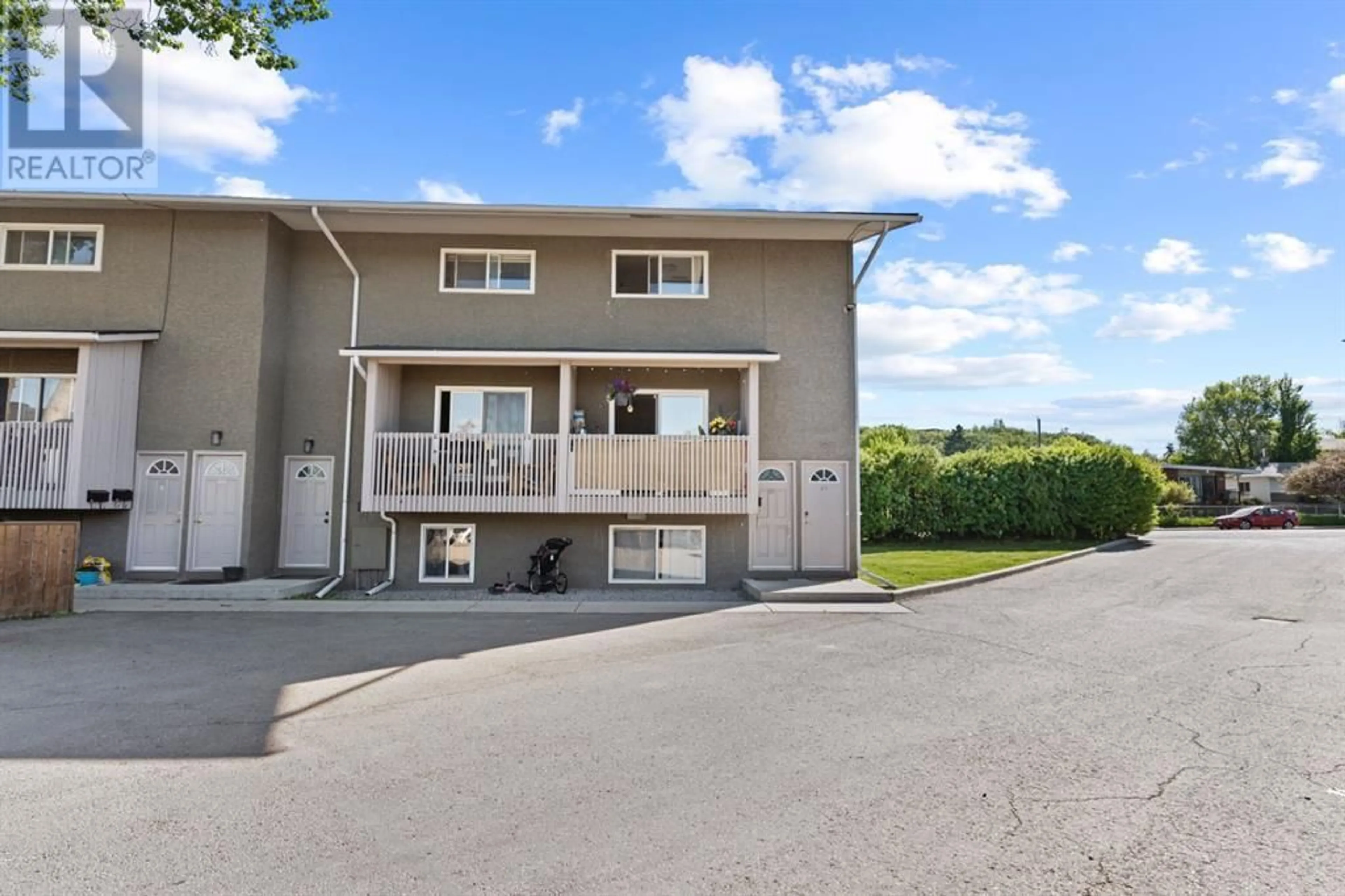 Patio, unknown for 8112 36 AVENUE NORTHWEST, Calgary Alberta T3B3P3