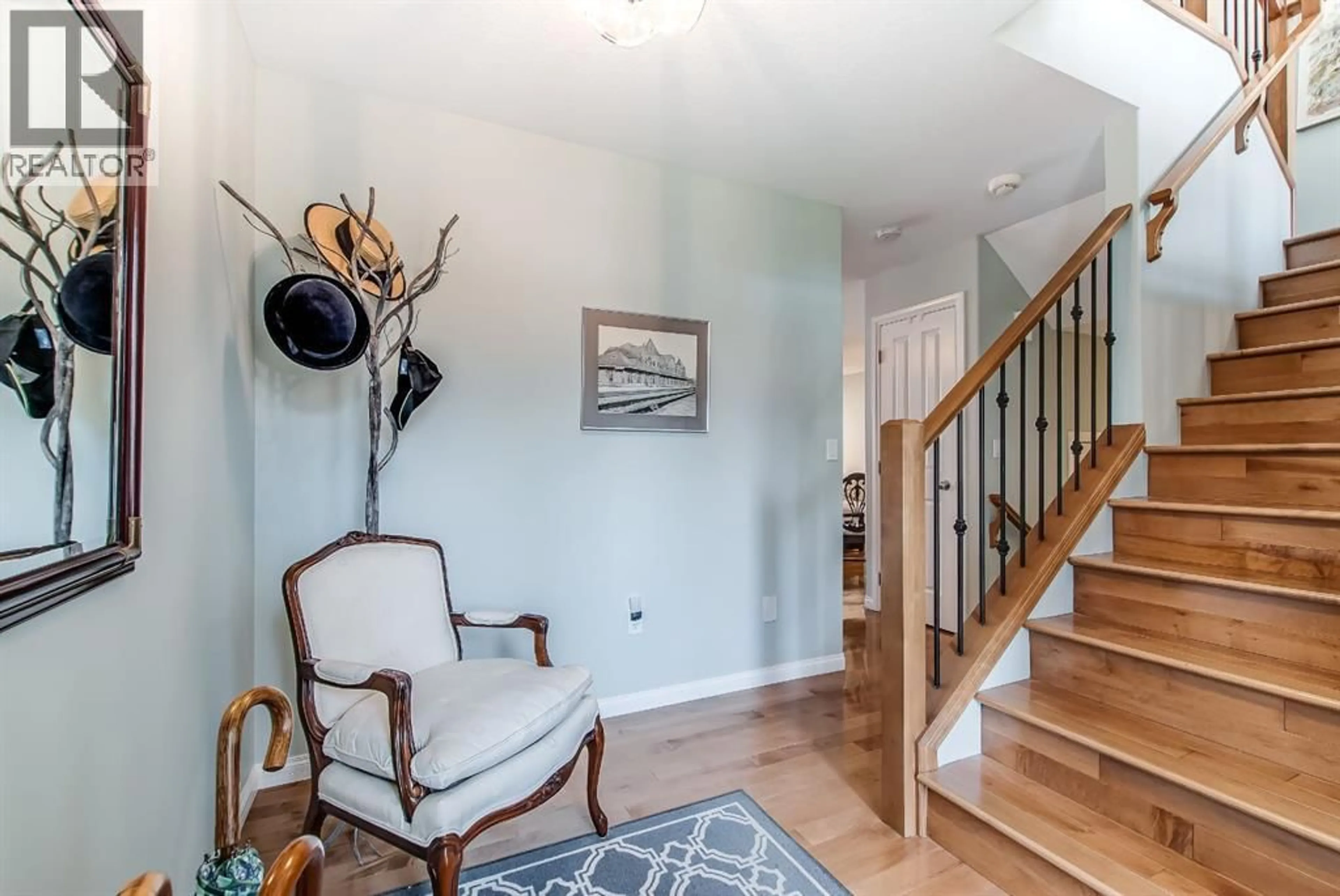 Indoor entryway for 136 PRESTON AVENUE NORTHEAST, Medicine Hat Alberta T1C0E6