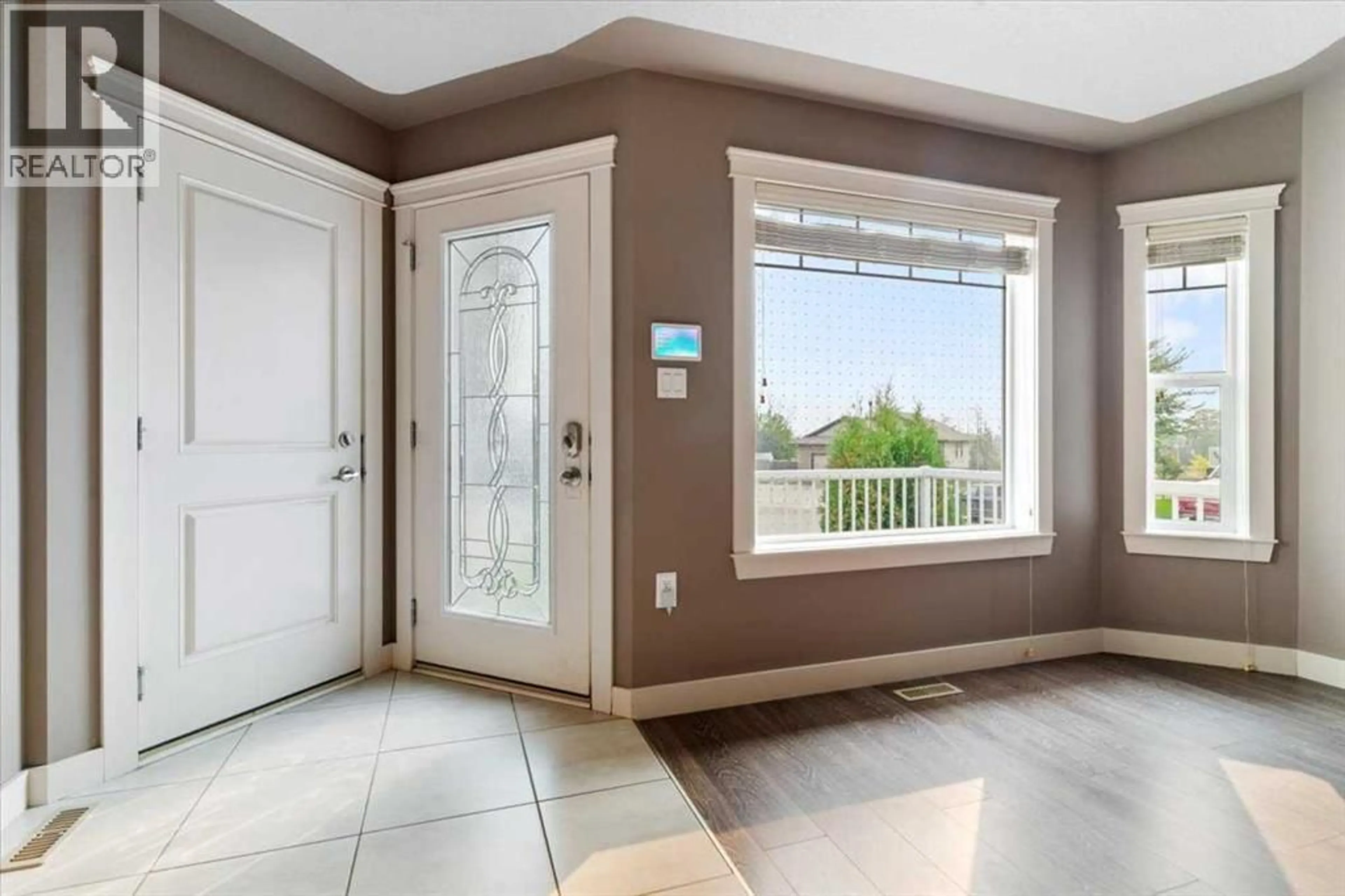 Indoor entryway for 11482 69 AVENUE, Grande Prairie Alberta T8W0E7