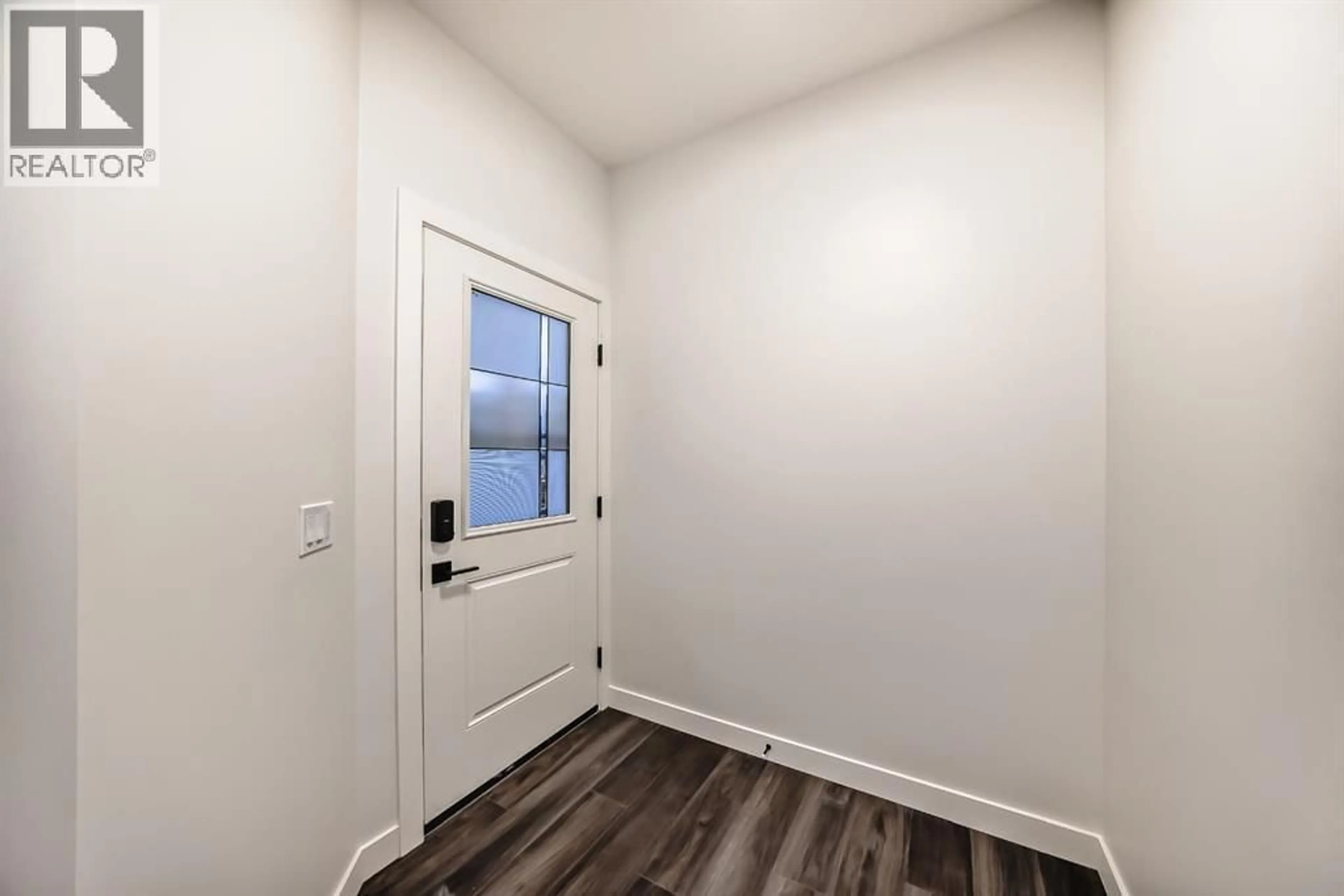 Indoor entryway for 20 LEWISTON VIEW NORTHEAST, Calgary Alberta T3P0T7