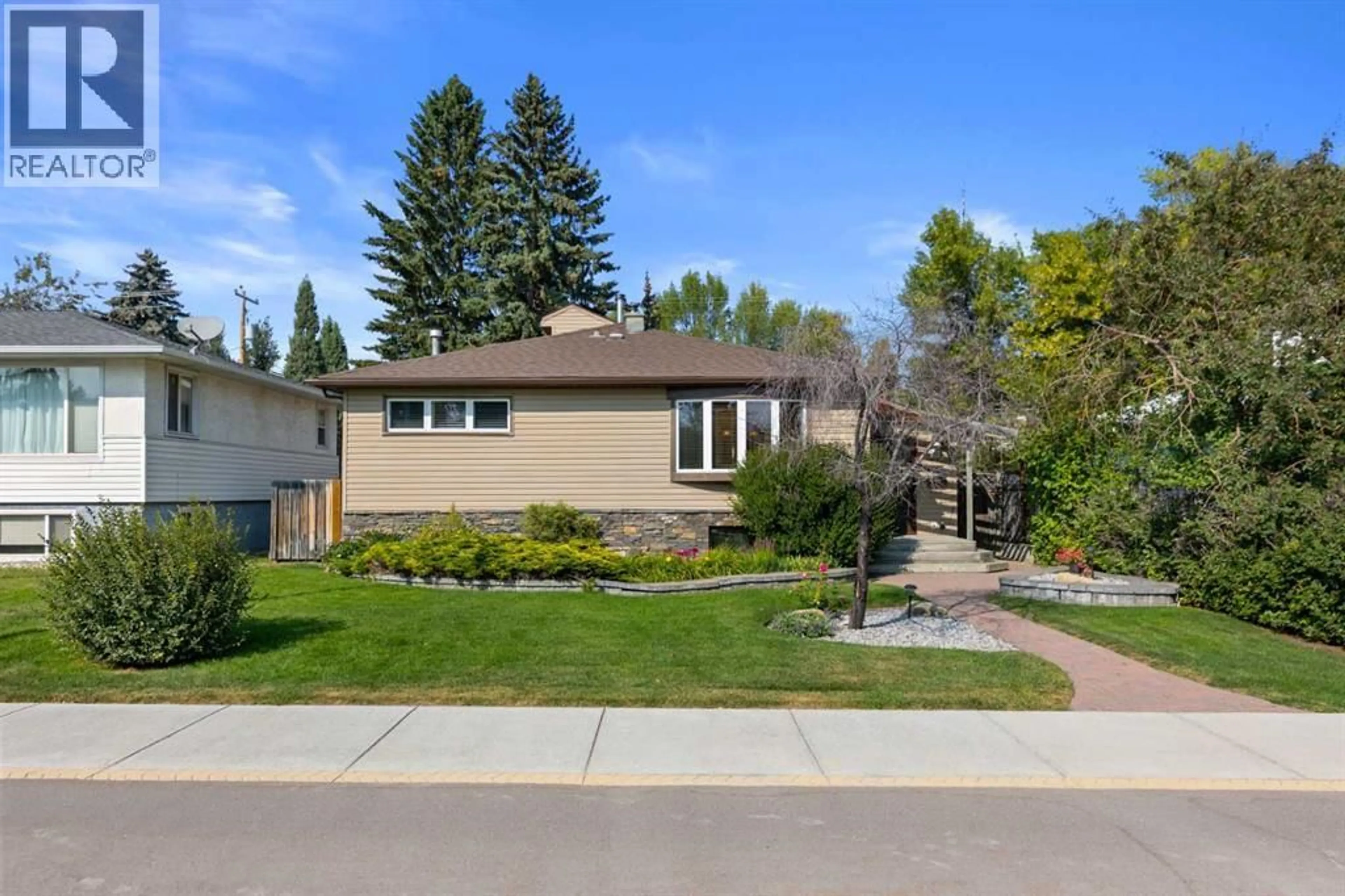 Unknown for 2224 24 AVENUE NORTHWEST, Calgary Alberta T2M1Z7