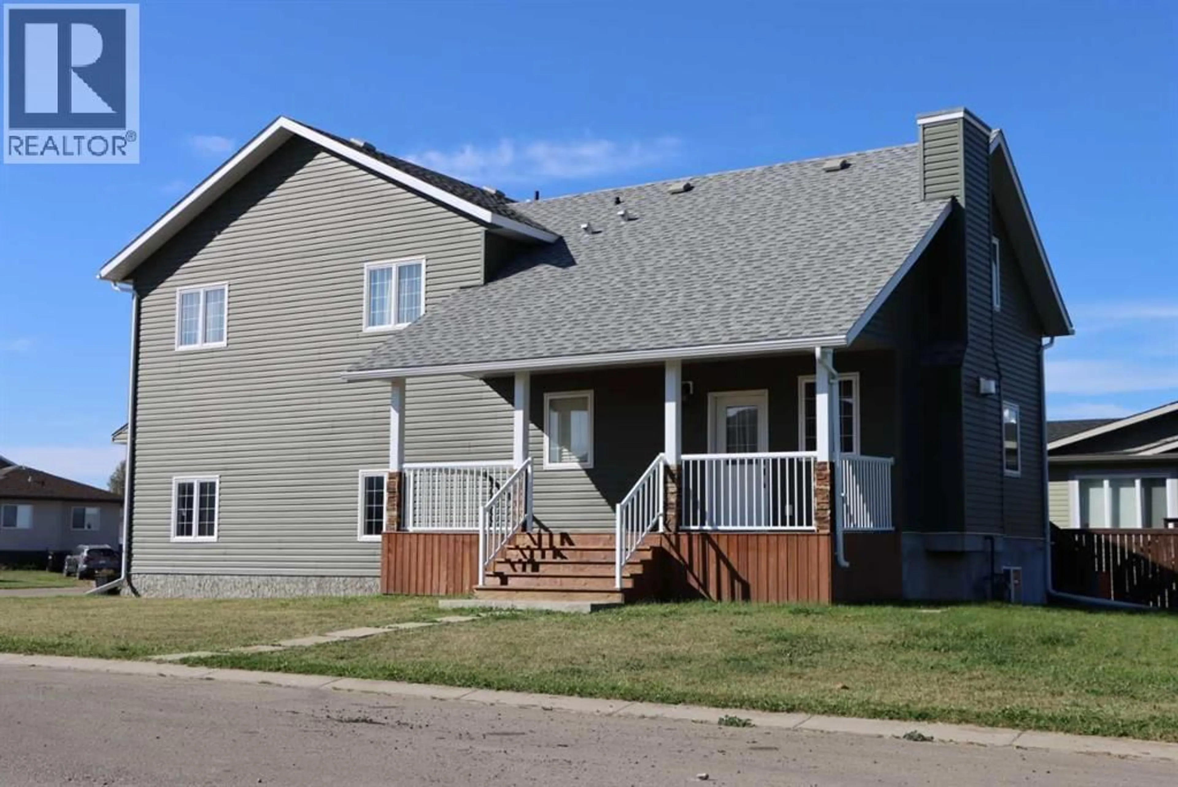 Home with vinyl exterior material, street for 5202 53 AVENUE, Valleyview Alberta T0H3N0