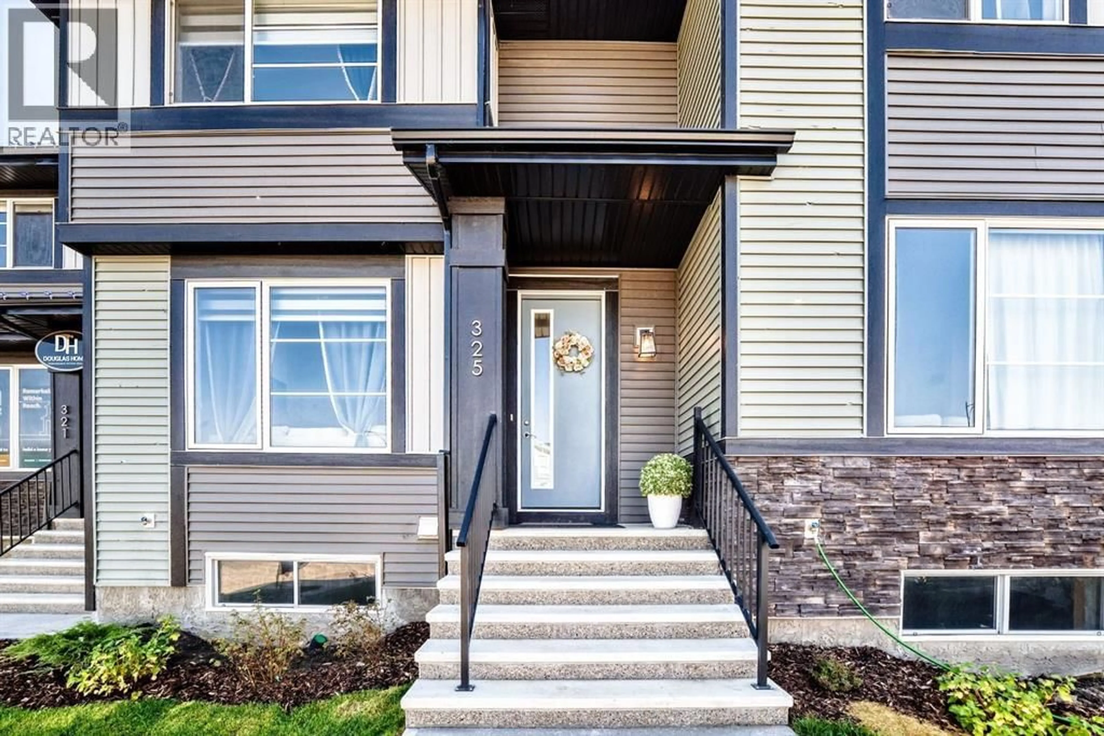 Unknown for 325 WATERFORD BOULEVARD, Chestermere Alberta T1X2Z7