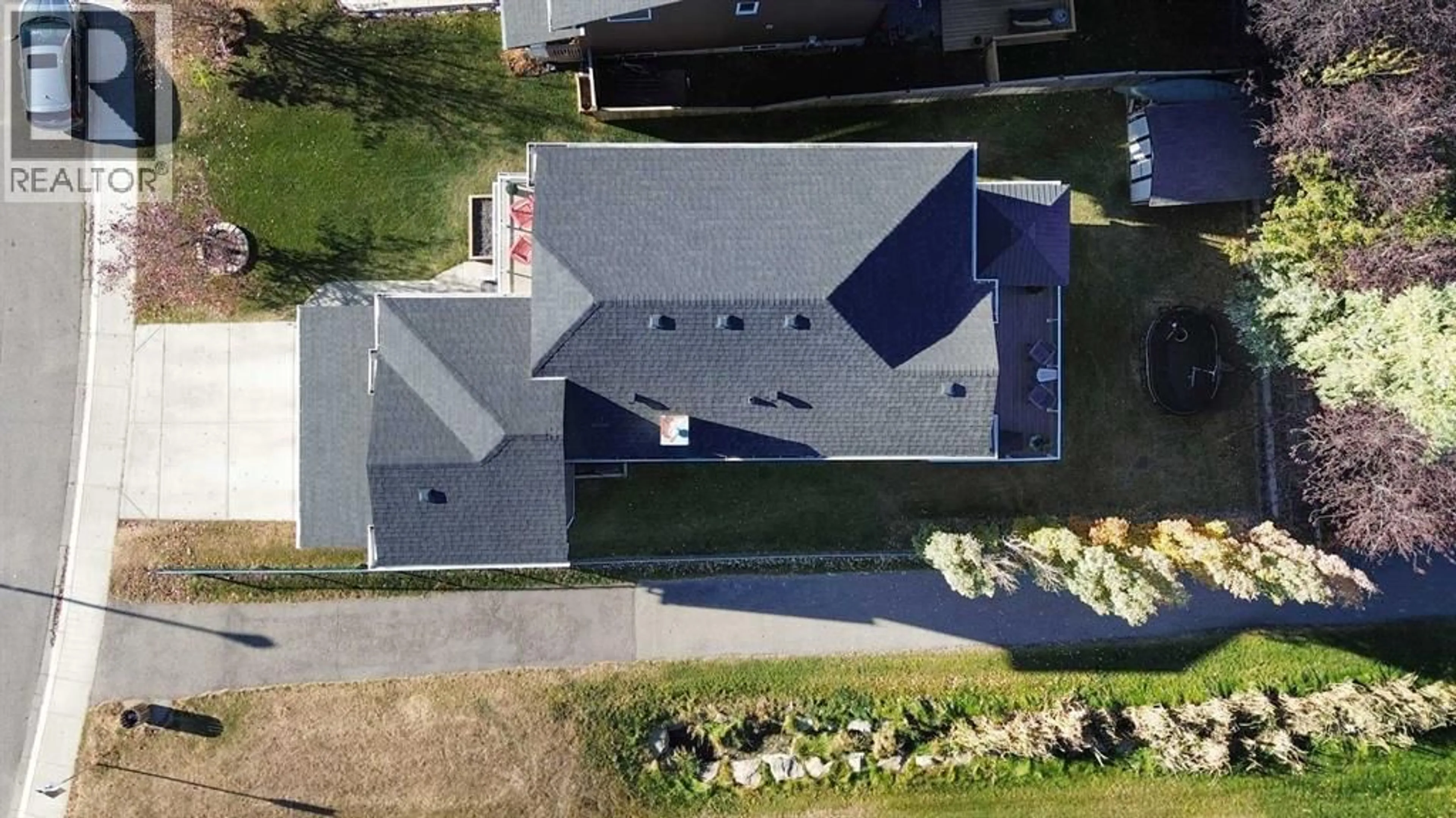 A pic from outside/outdoor area/front of a property/back of a property/a pic from drone, building for 10 CANALS CIRCLE SOUTHWEST, Airdrie Alberta T4B2N8
