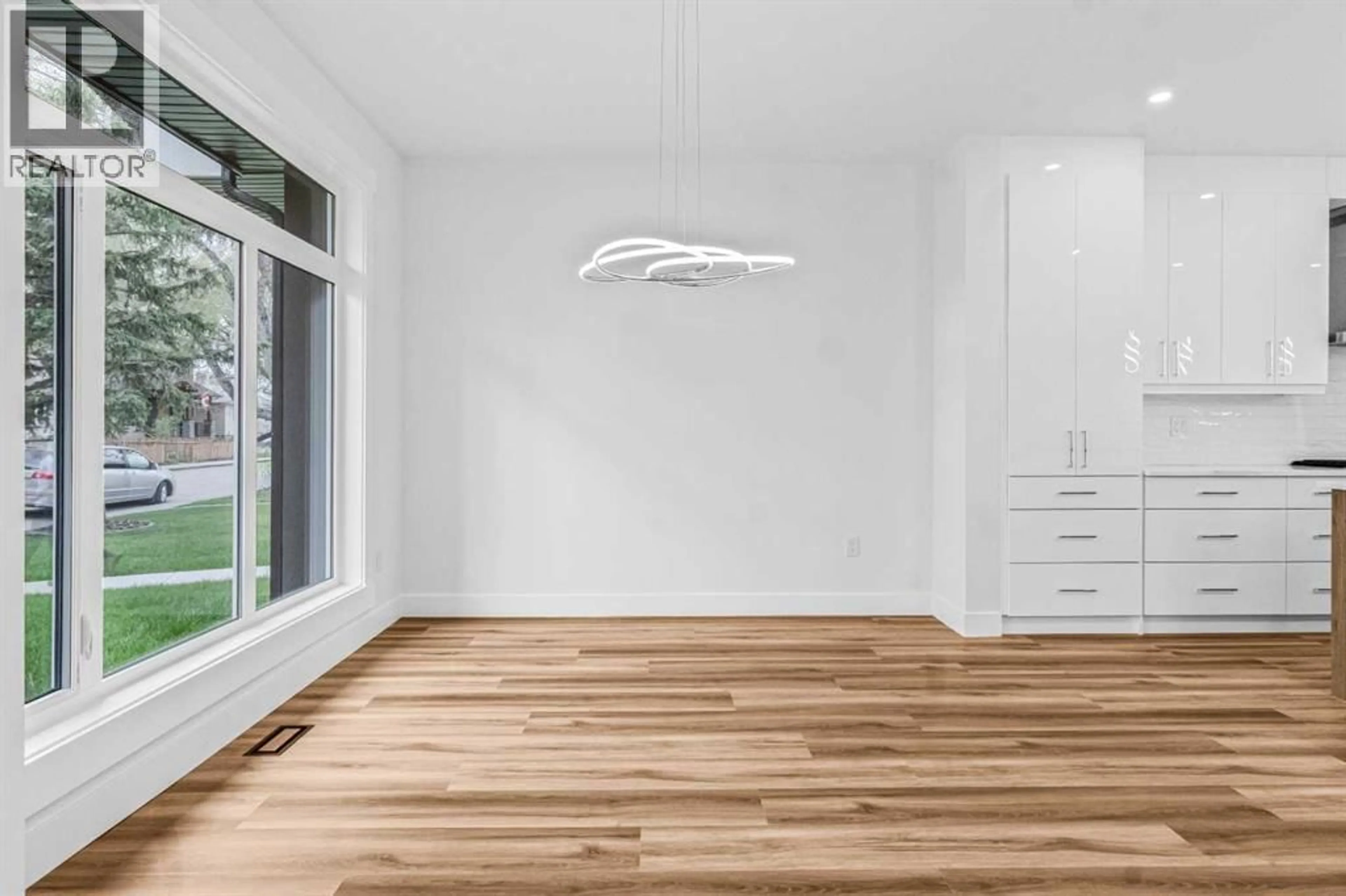 A pic of a room for 430 33 AVENUE NORTHWEST, Calgary Alberta T2K0B4