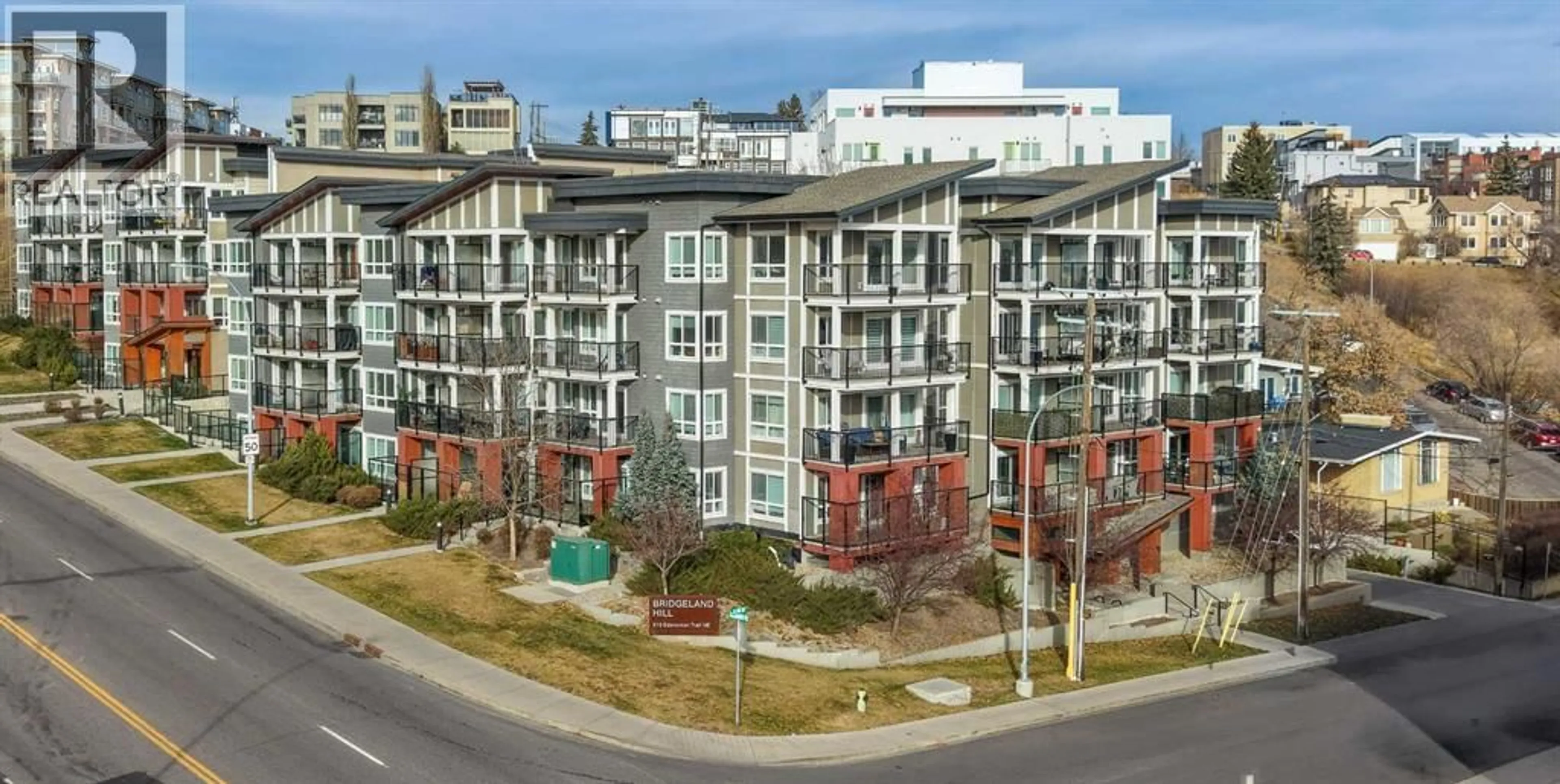A pic from outside/outdoor area/front of a property/back of a property/a pic from drone, city buildings view from balcony for 510 EDMONTON TRAIL NORTHEAST, Calgary Alberta T2E3H1