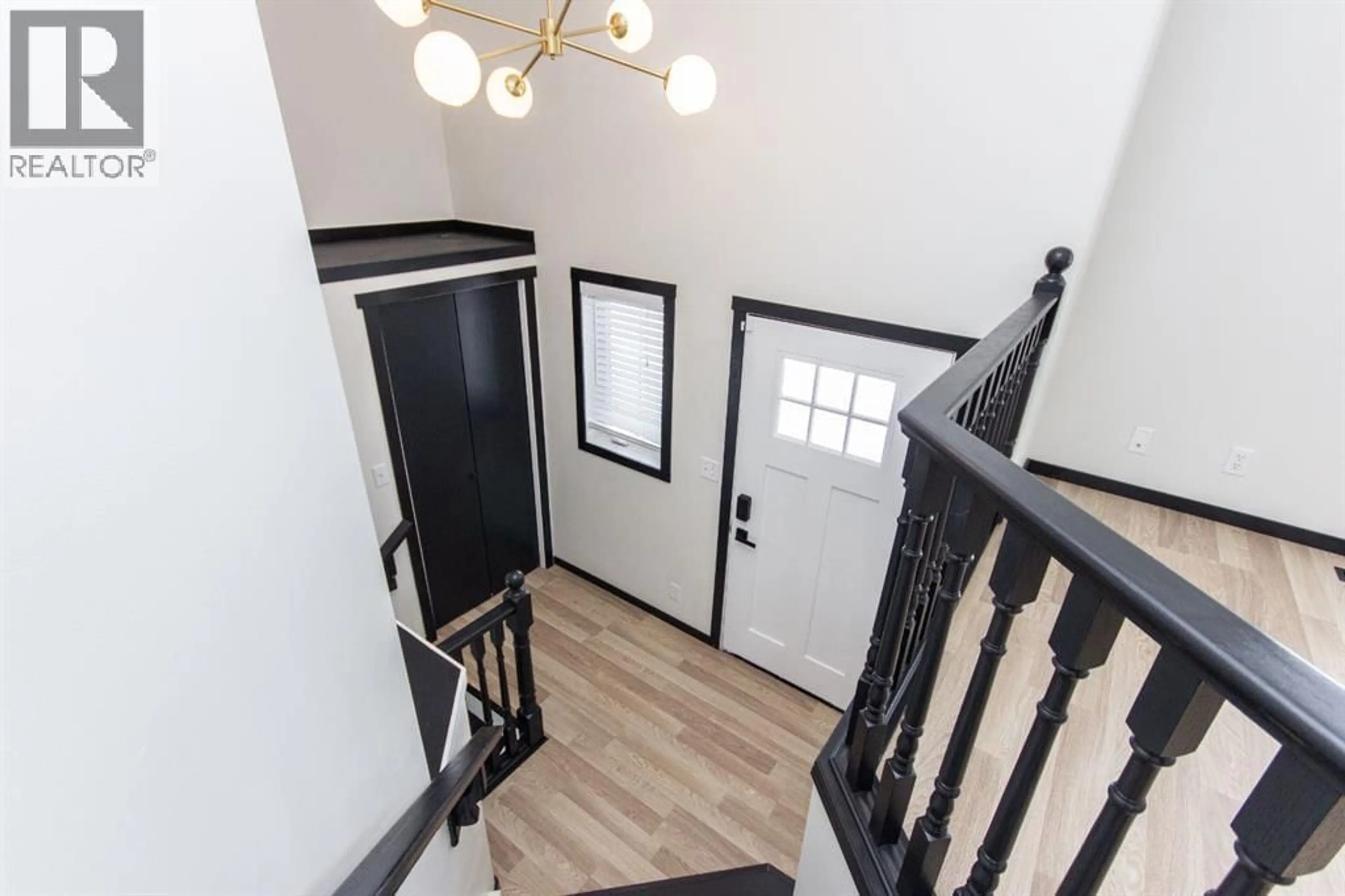 Indoor entryway for 16 JOHNSON CLOSE, Penhold Alberta T0M0R1