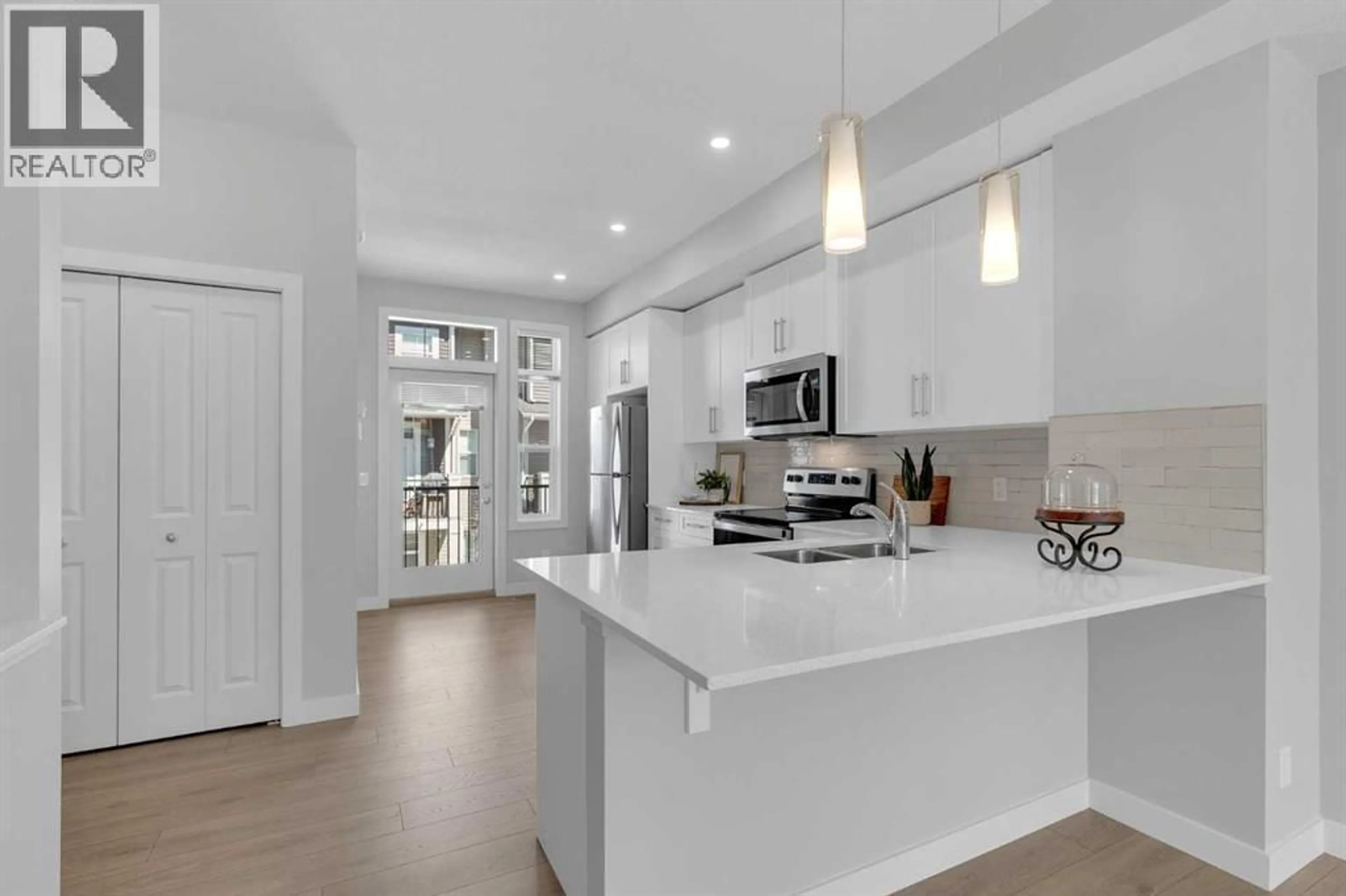 Open concept kitchen, unknown for 118 LEGACY PATH SOUTHEAST, Calgary Alberta T2X4H9