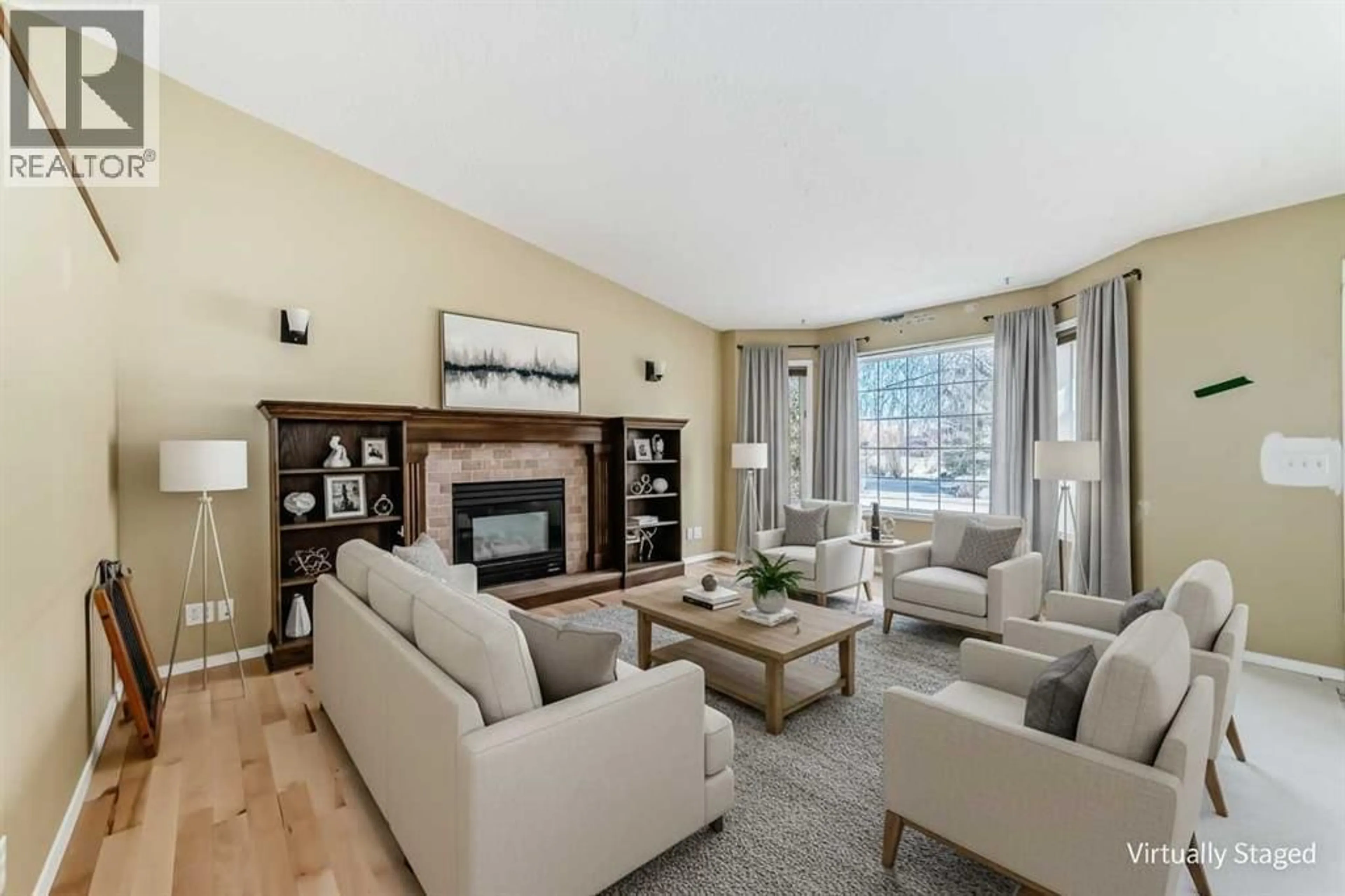 Living room with furniture, unknown for 50 GREEN MEADOW DRIVE, Strathmore Alberta T1P1H2