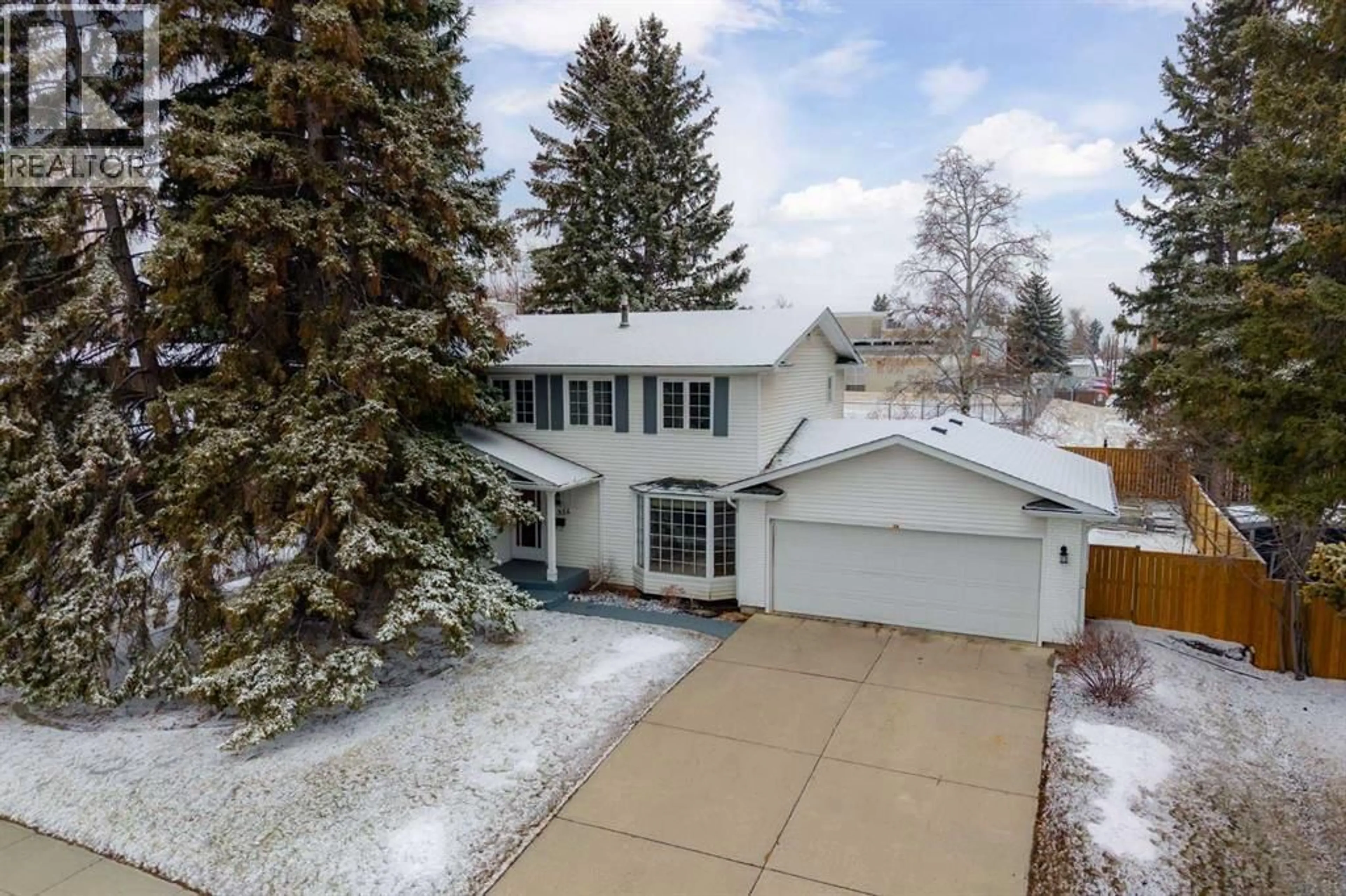 A pic from outside/outdoor area/front of a property/back of a property/a pic from drone, street for 356 WILLOW RIDGE PLACE SOUTHEAST, Calgary Alberta T2J1N4