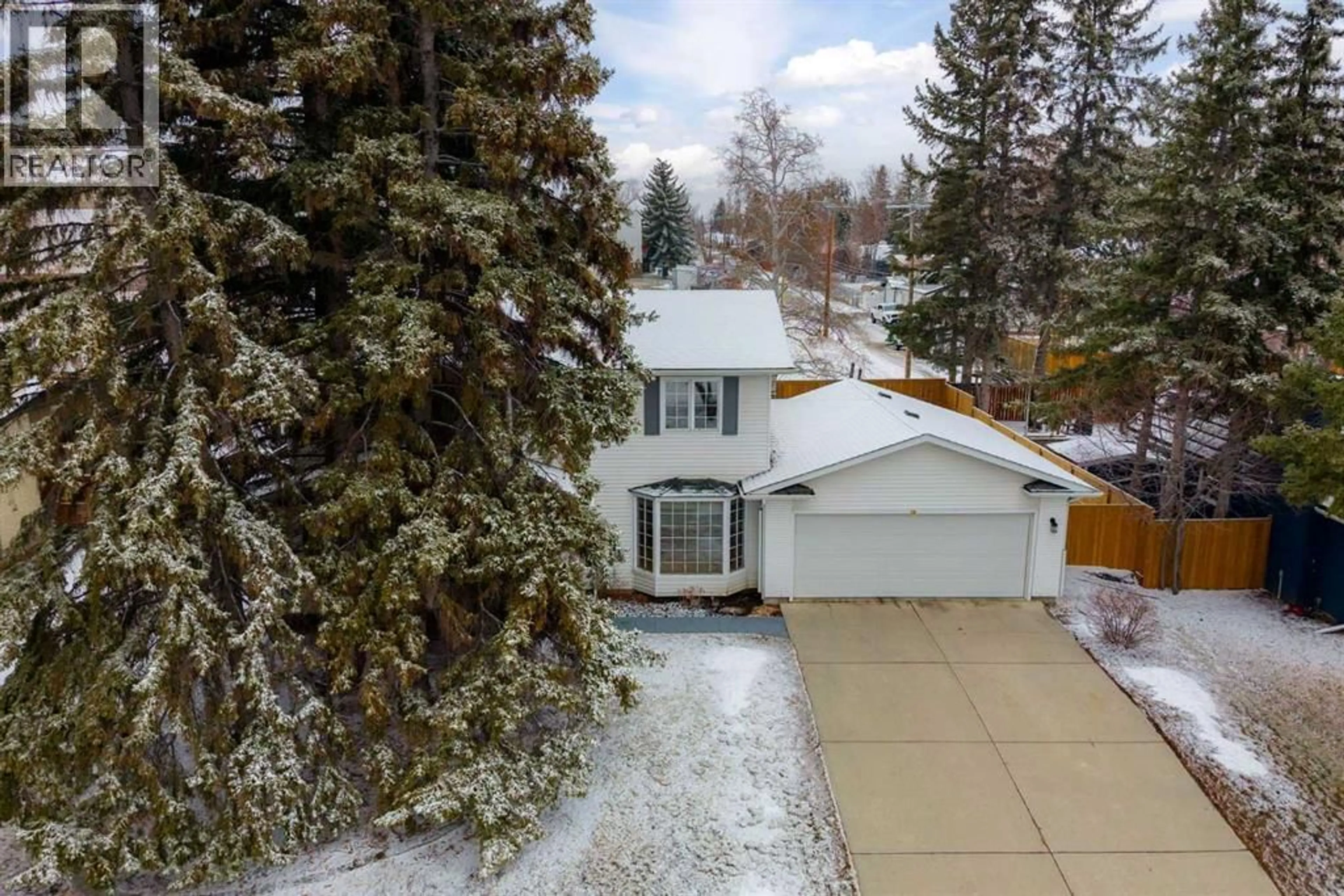 A pic from outside/outdoor area/front of a property/back of a property/a pic from drone, street for 356 WILLOW RIDGE PLACE SOUTHEAST, Calgary Alberta T2J1N4