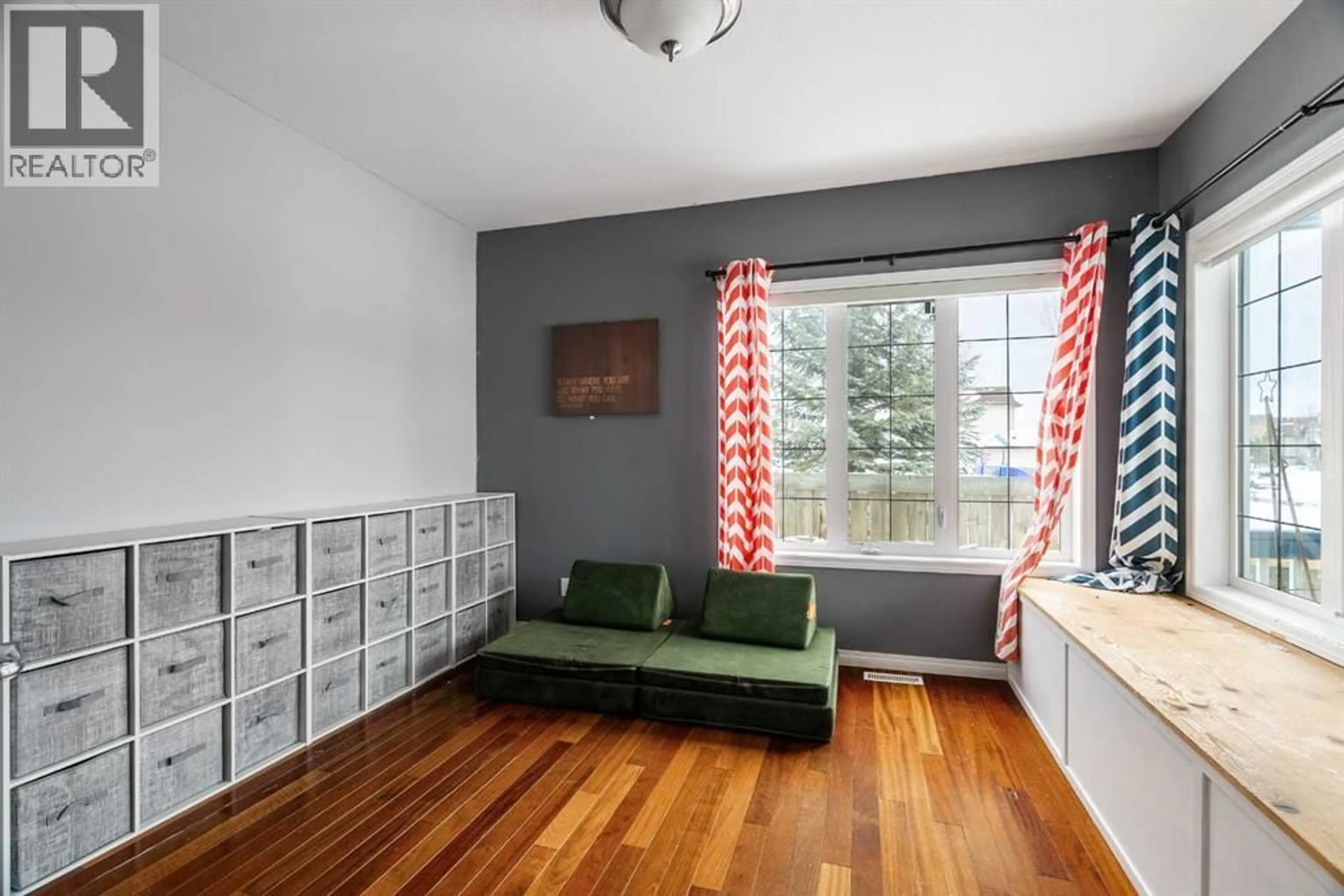Living room with furniture, unknown for 193 PARRY CRESCENT, Fort McMurray Alberta T9K0A4