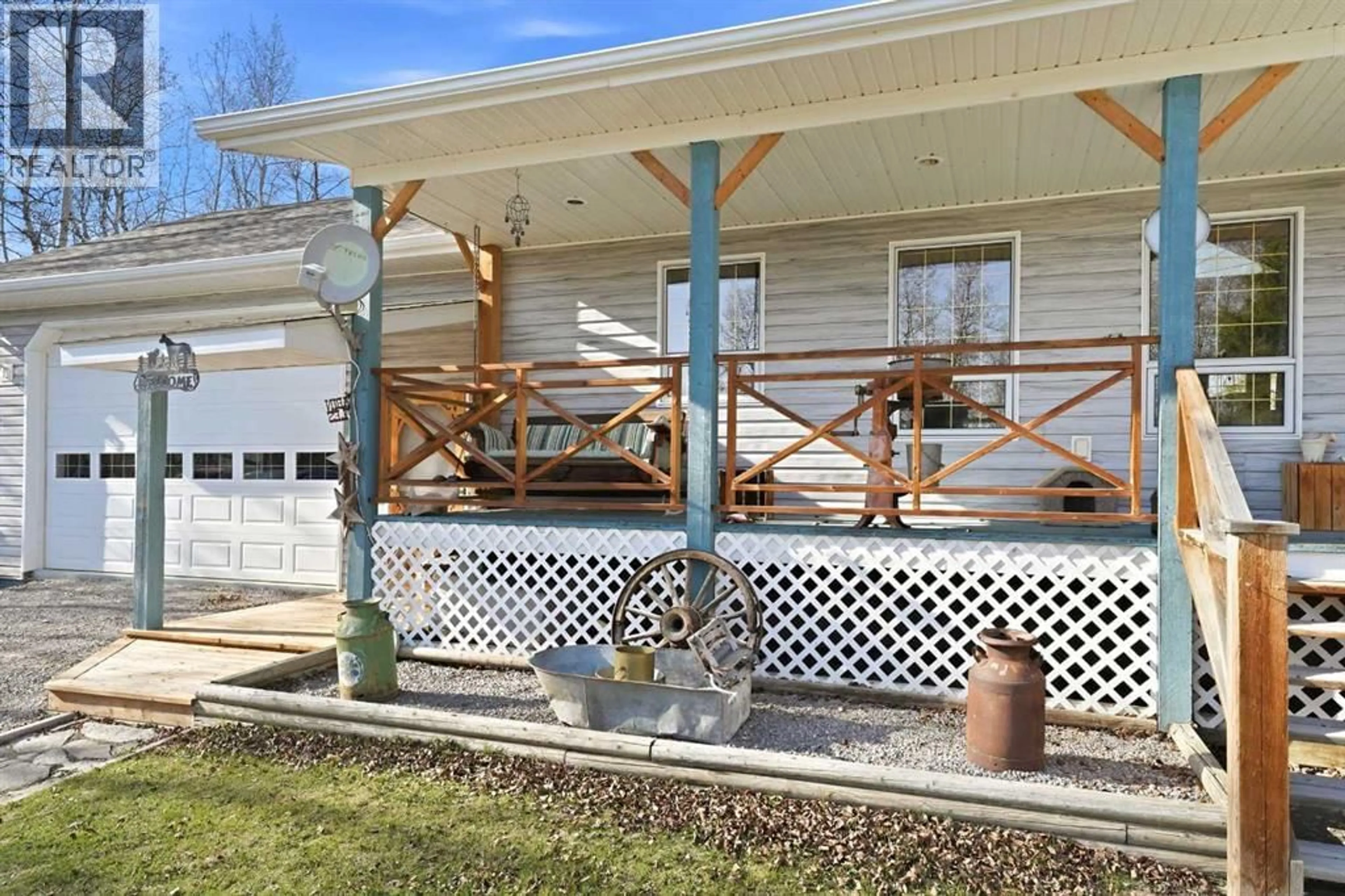 Patio, water/lake/river/ocean view for 39527 RANGE ROAD 31, Rural Lacombe County Alberta T0M0X0