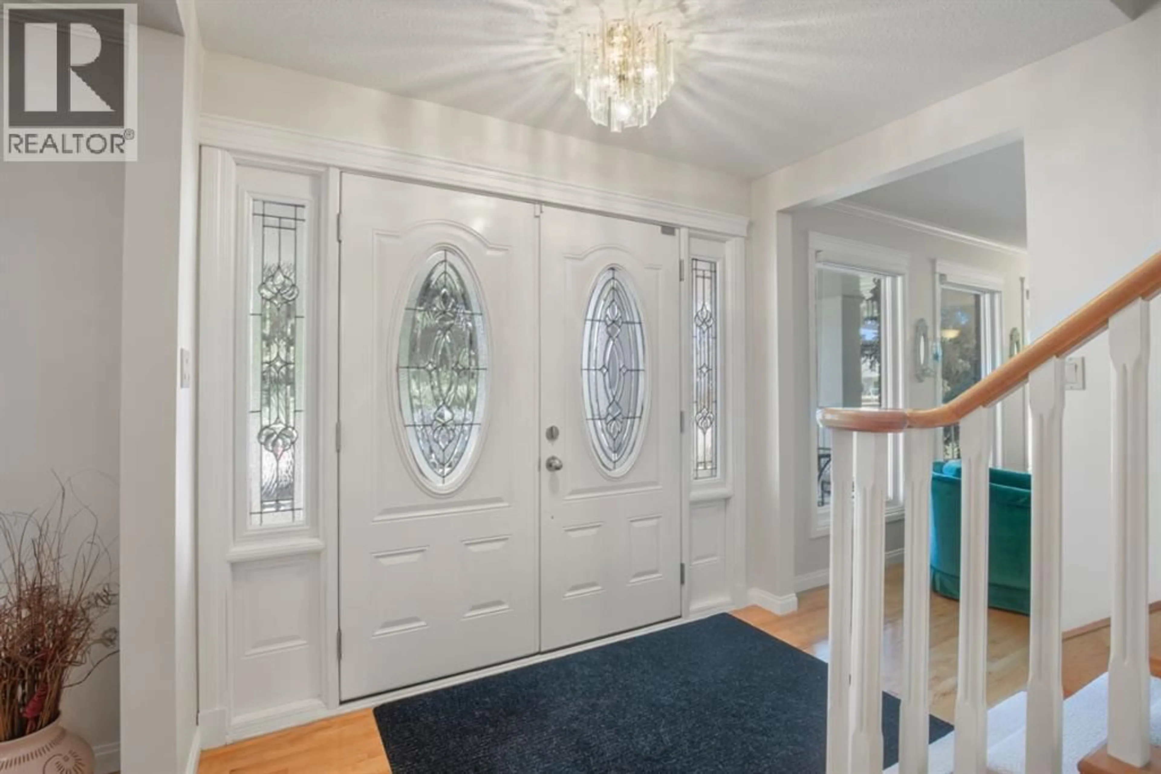 Indoor entryway for 3510 43A AVENUE, Red Deer Alberta T4N3G1