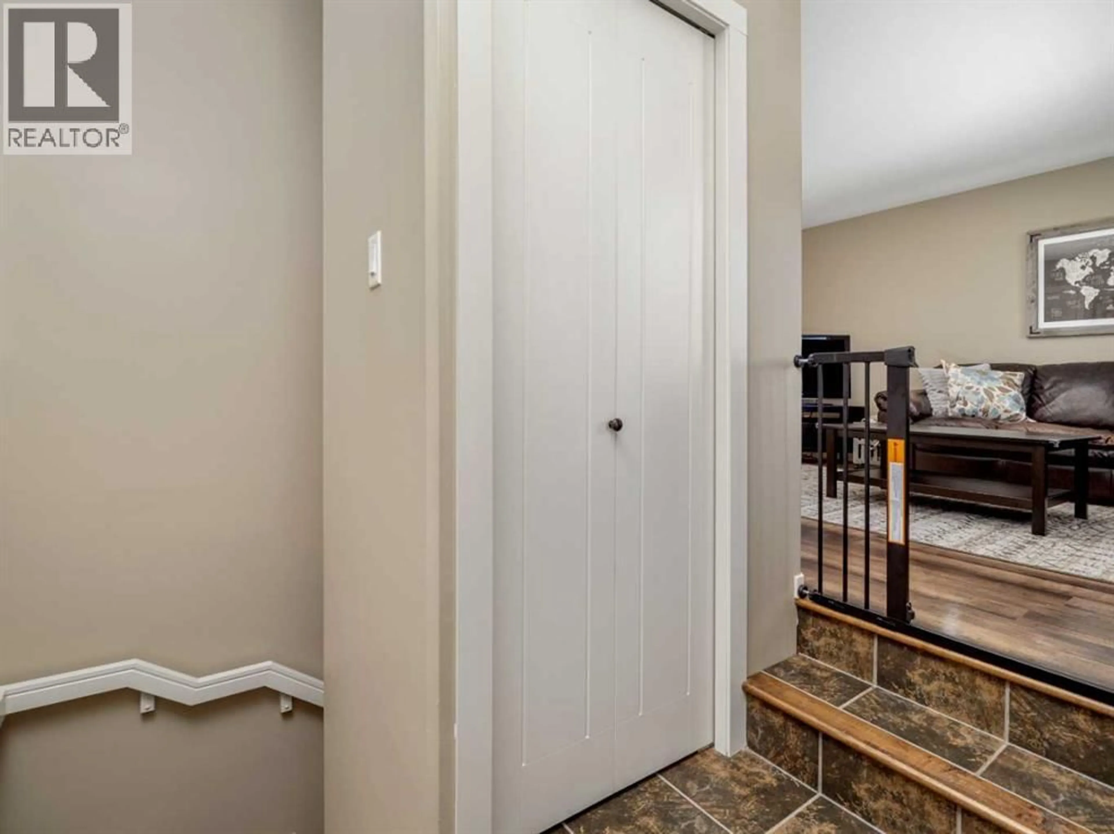Indoor entryway for 553 MARY CAMERON CRESCENT NORTH, Lethbridge Alberta T1H6V6