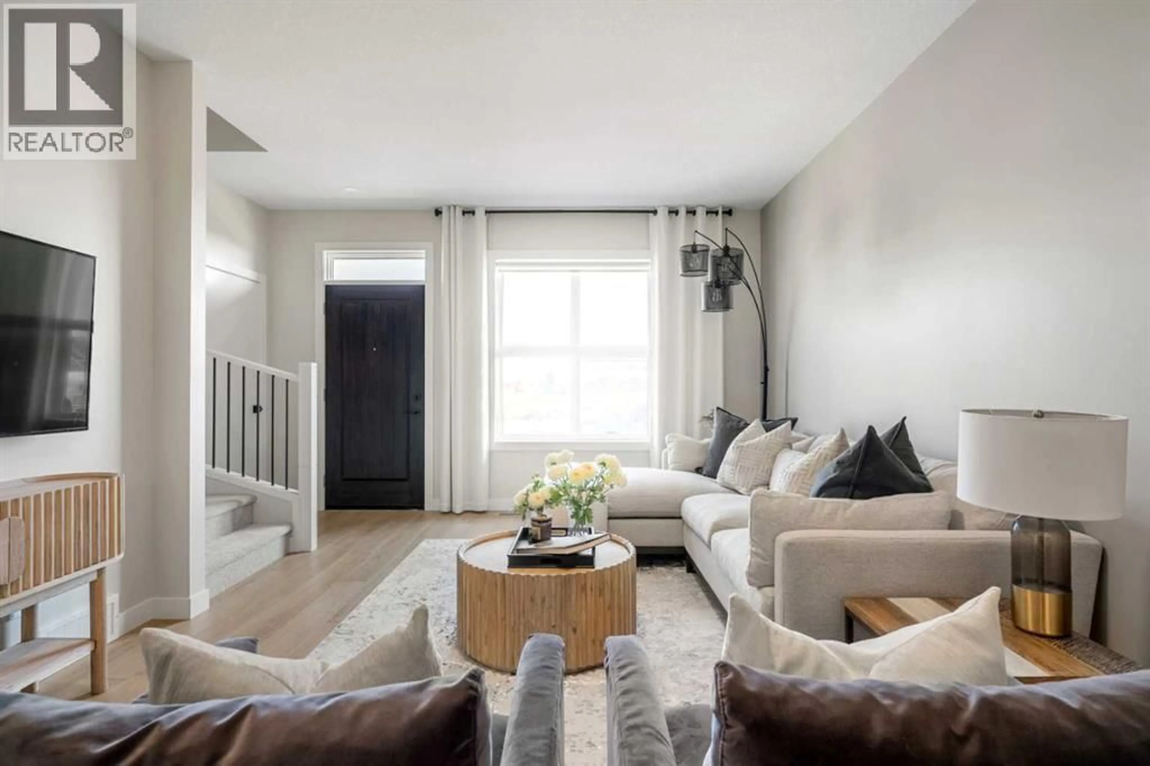 Living room with furniture, unknown for 723 HOMESTEAD DRIVE NORTHEAST, Calgary Alberta T3J5V6