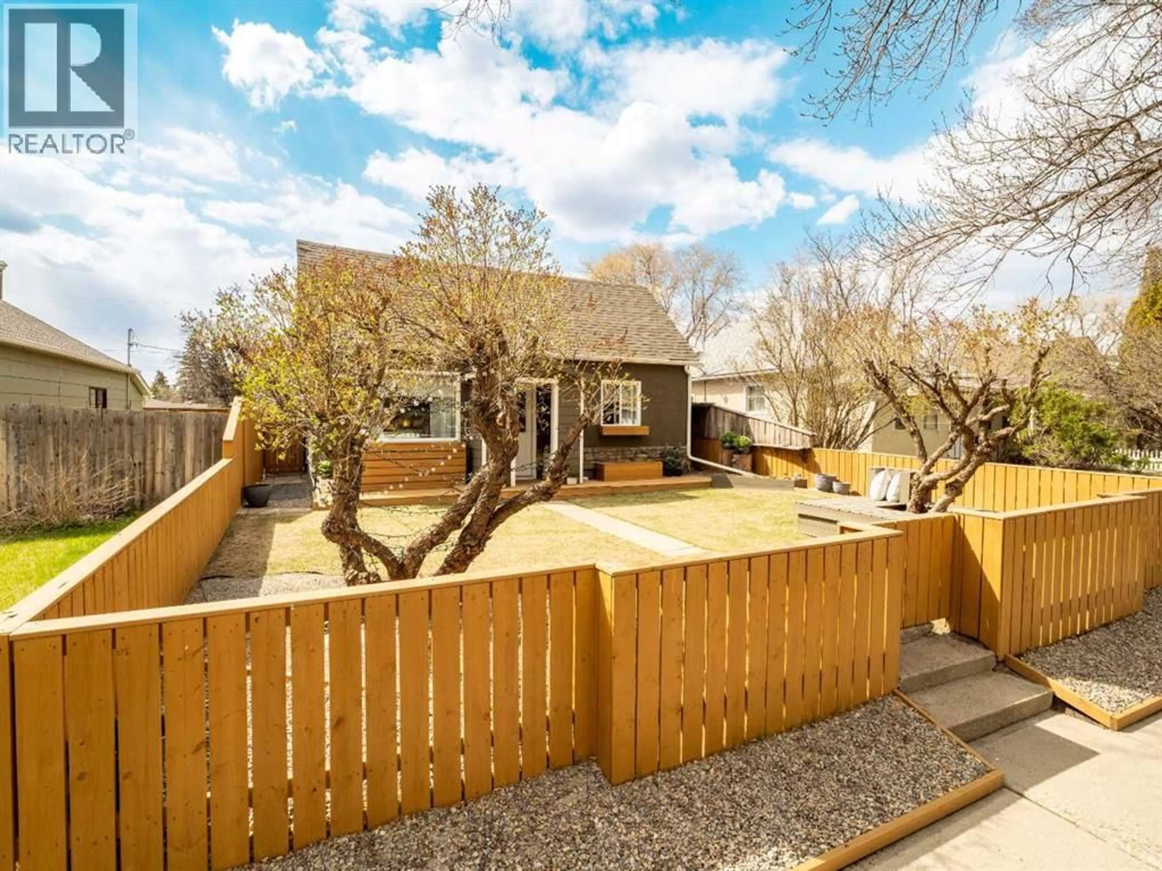 A pic from outside/outdoor area/front of a property/back of a property/a pic from drone, street for 322 19 STREET NORTH, Lethbridge Alberta T1H3K2