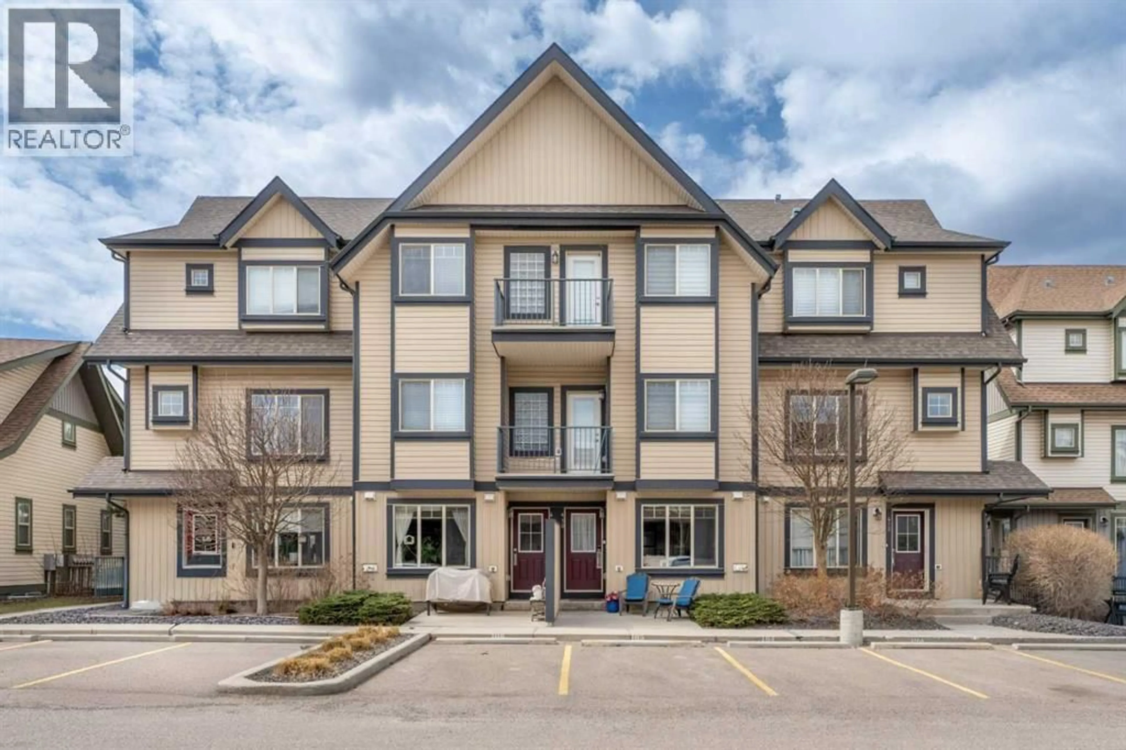 Unknown for 121 COPPERPOND COMMON SOUTHEAST, Calgary Alberta T2Z5B6
