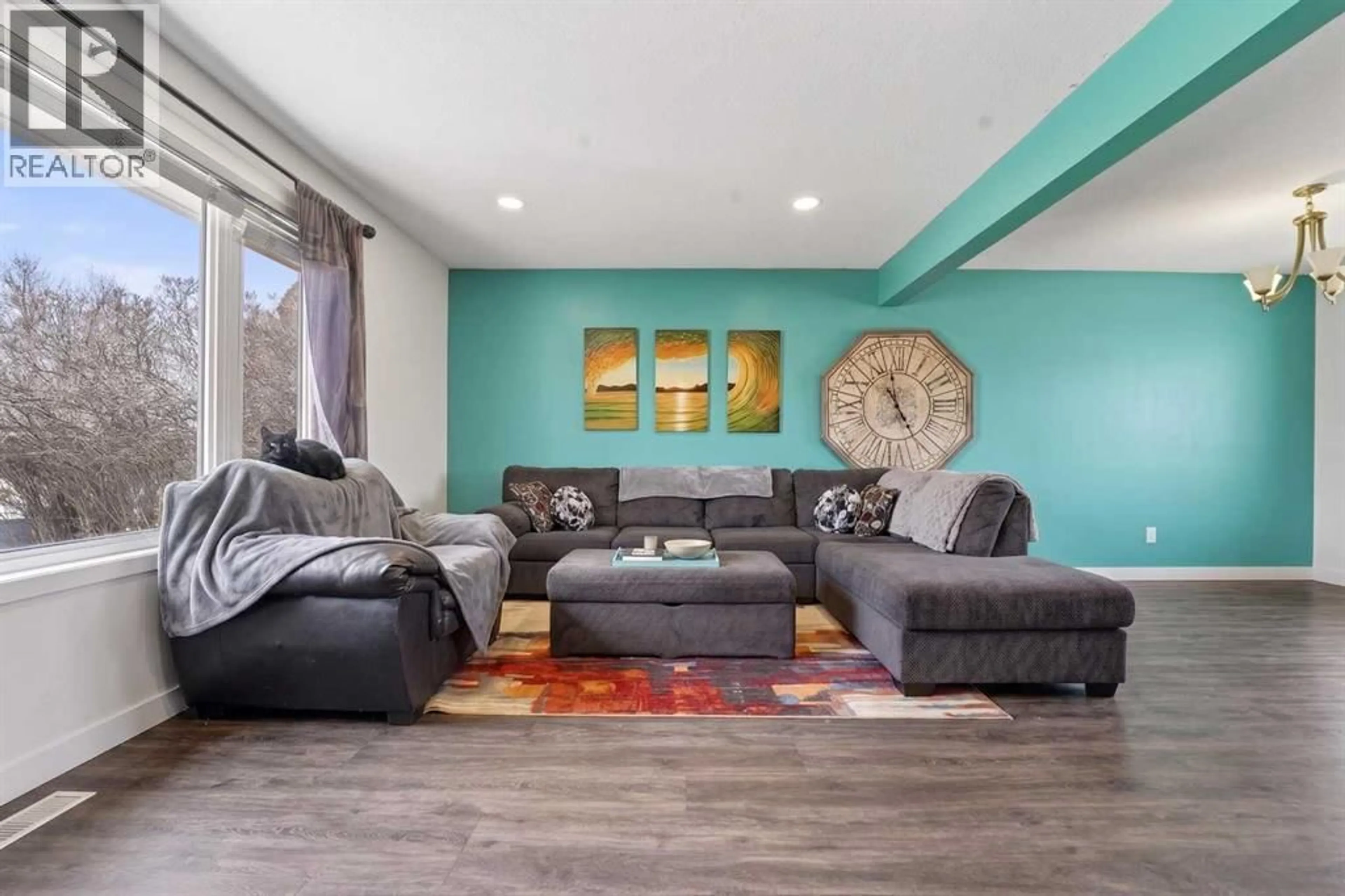 Living room with furniture, unknown for 1112 28A STREET SOUTH, Lethbridge Alberta T1K2W7